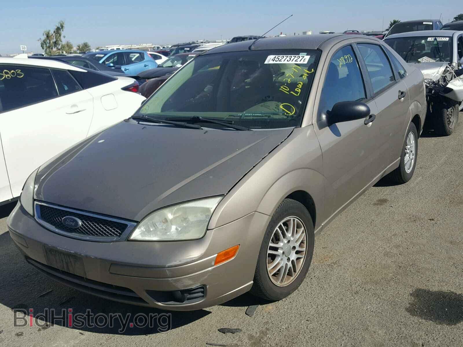 2005 FORD FOCUS - VIN: 1FAFP34N65W189308 - Photo 2