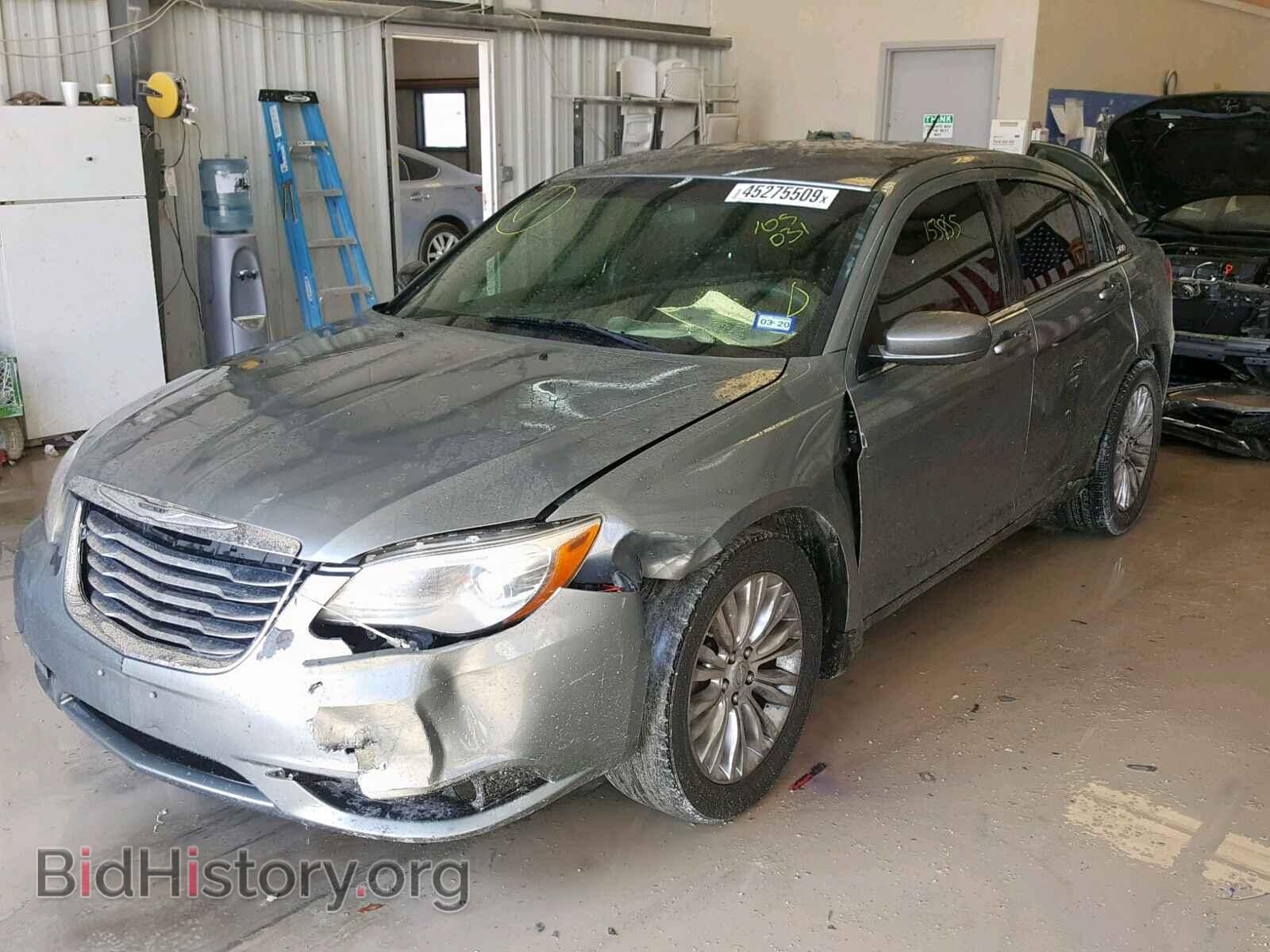 2012 CHRYSLER 200 - VIN: 1C3CCBAB3CN105031 - Фото 2