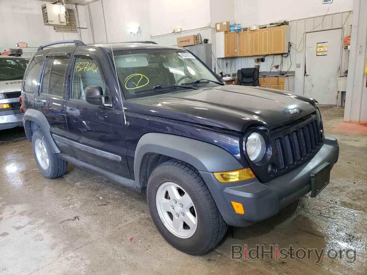 Photo 1J4GL48K46W209390 - JEEP LIBERTY 2006