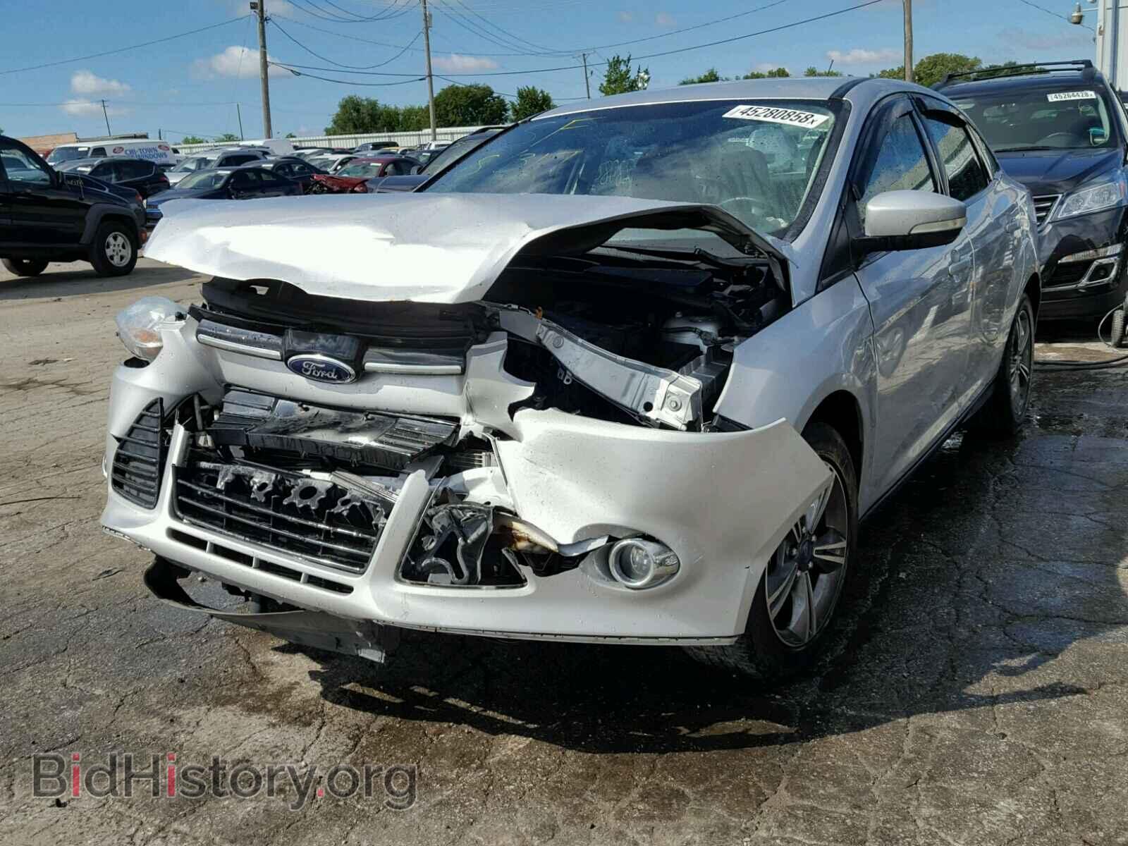 2012 Ford FOCUS (VIN 1FAHP3F27CL475596) — photo 2 of 10