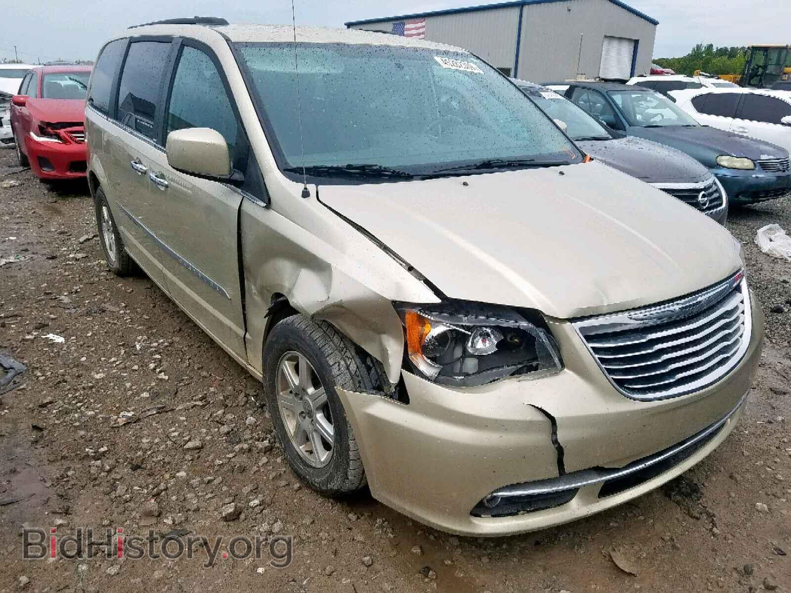 Photo 2A4RR5DG1BR605486 - CHRYSLER TOWN & COU 2011