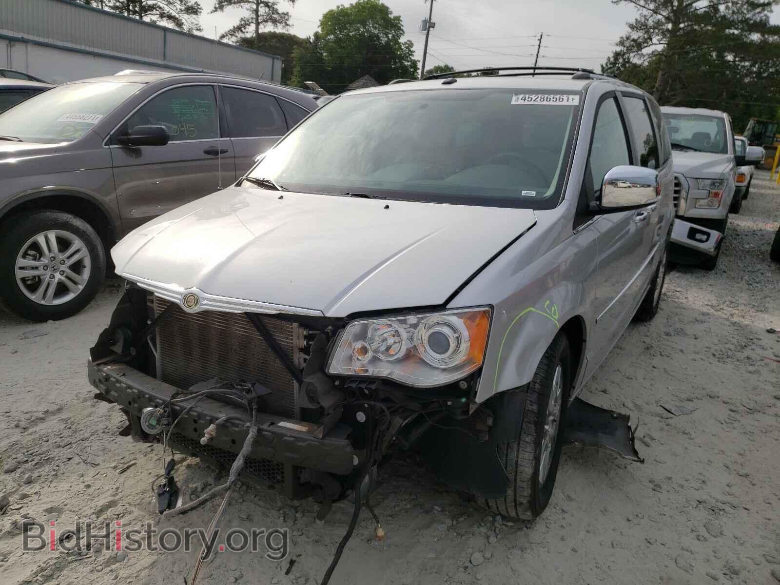 2010 CHRYSLER MINIVAN - VIN: 2A4RR7DX4AR441953 - Фото 2