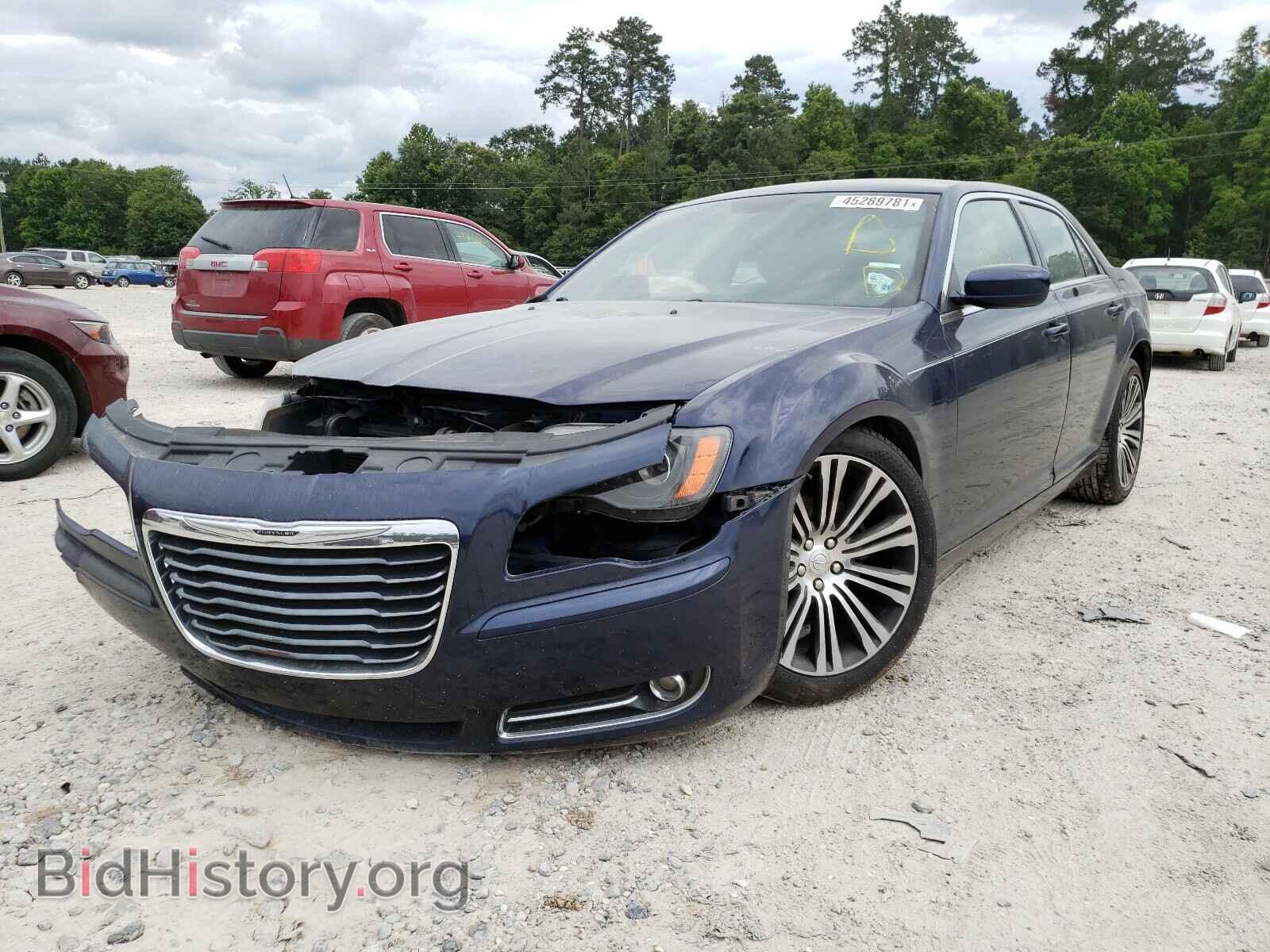 2013 CHRYSLER 300 - VIN: 2C3CCABG1DH735743 - Фото 2