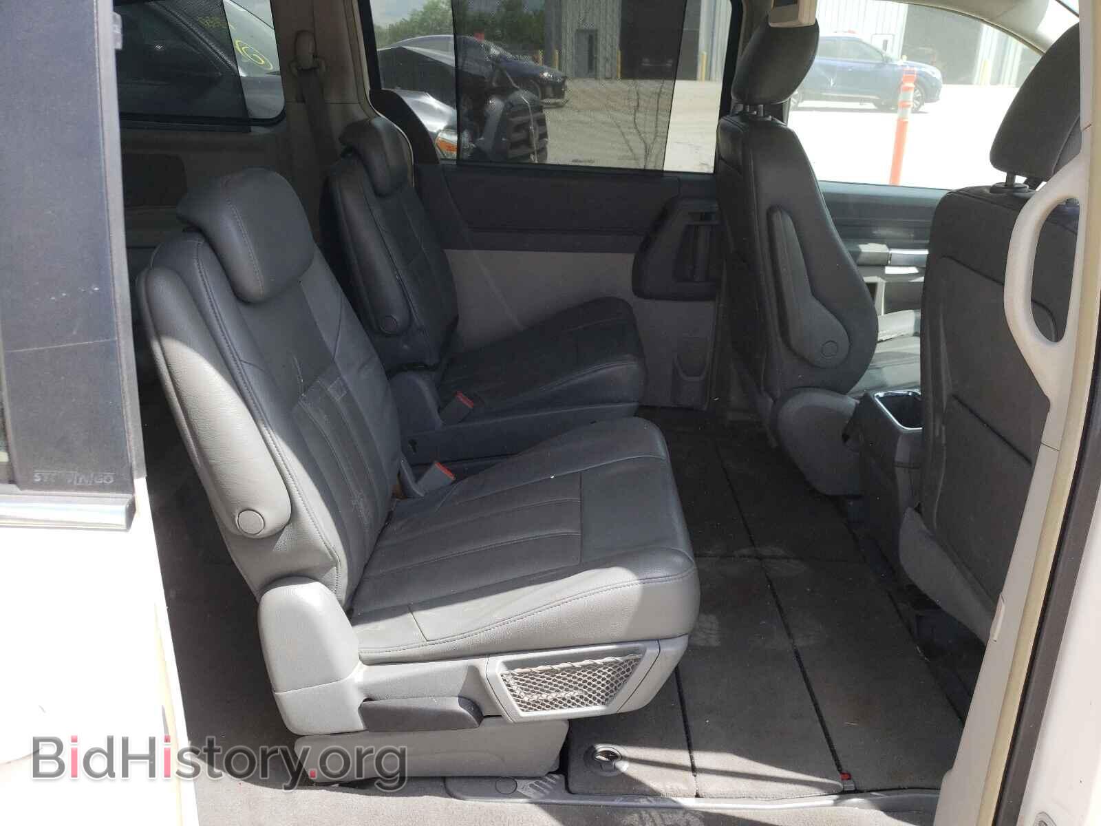 2008 CHRYSLER MINIVAN - VIN: 2A8HR54P98R134058 - Фото 6