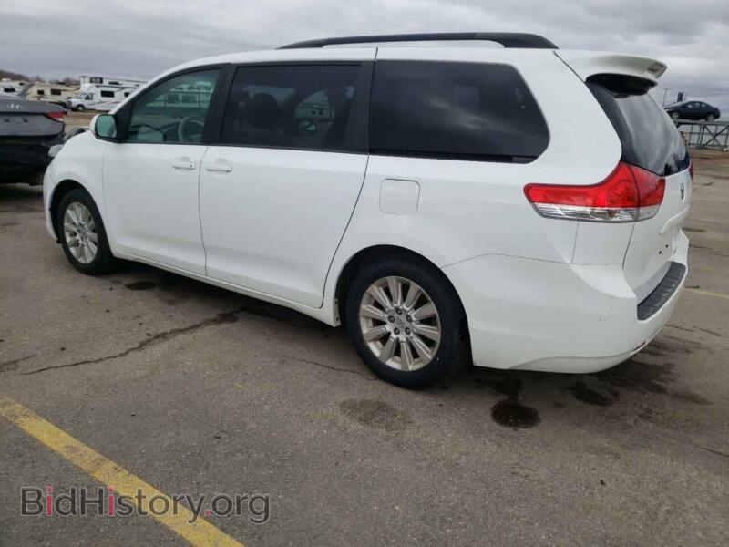 2013 Toyota SIENNA (VIN 5TDJK3DC8DS055030) — фото 2 из 13