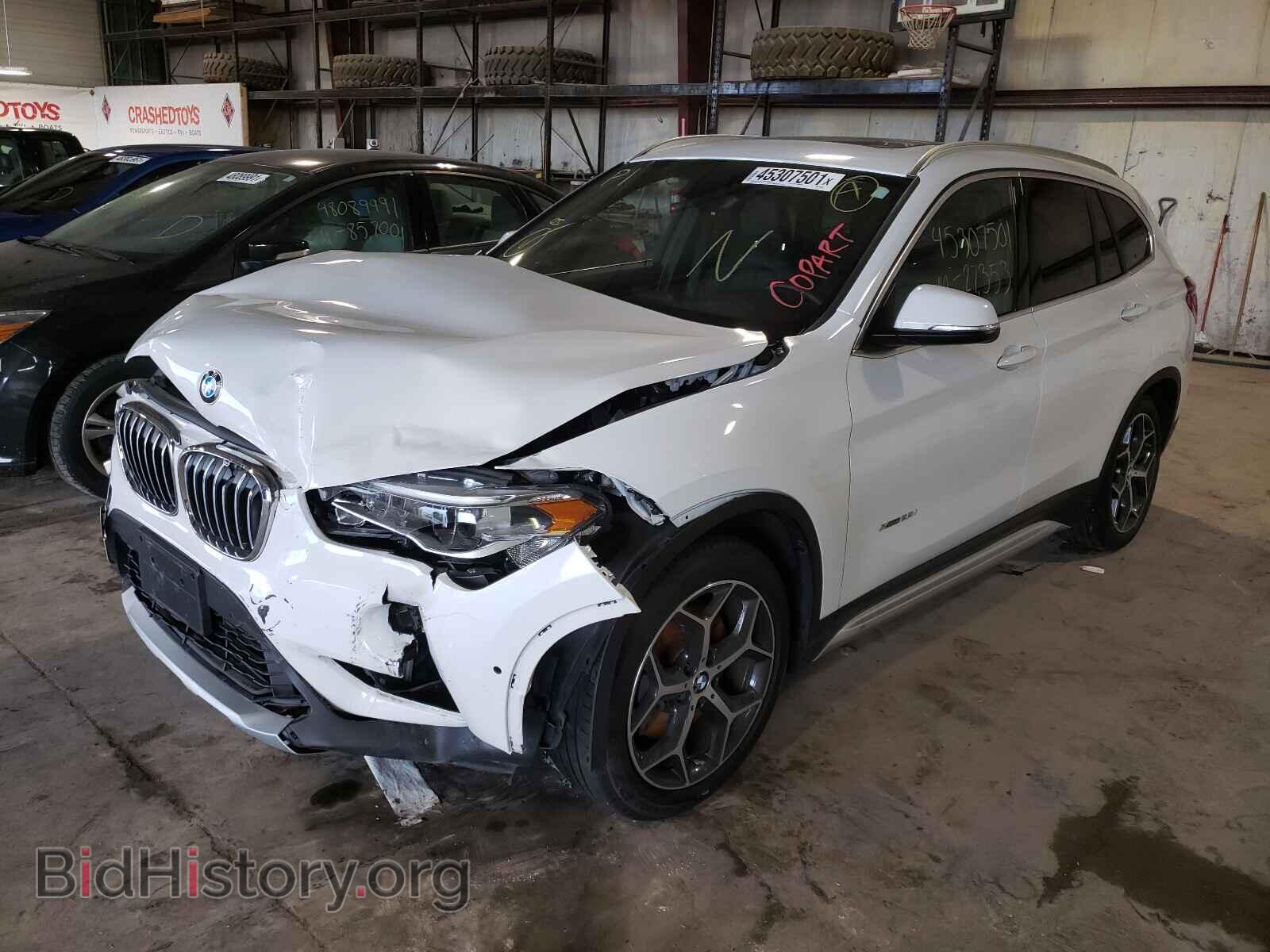 2017 BMW X1 - VIN: WBXHT3C37H5F83706 - Фото 2