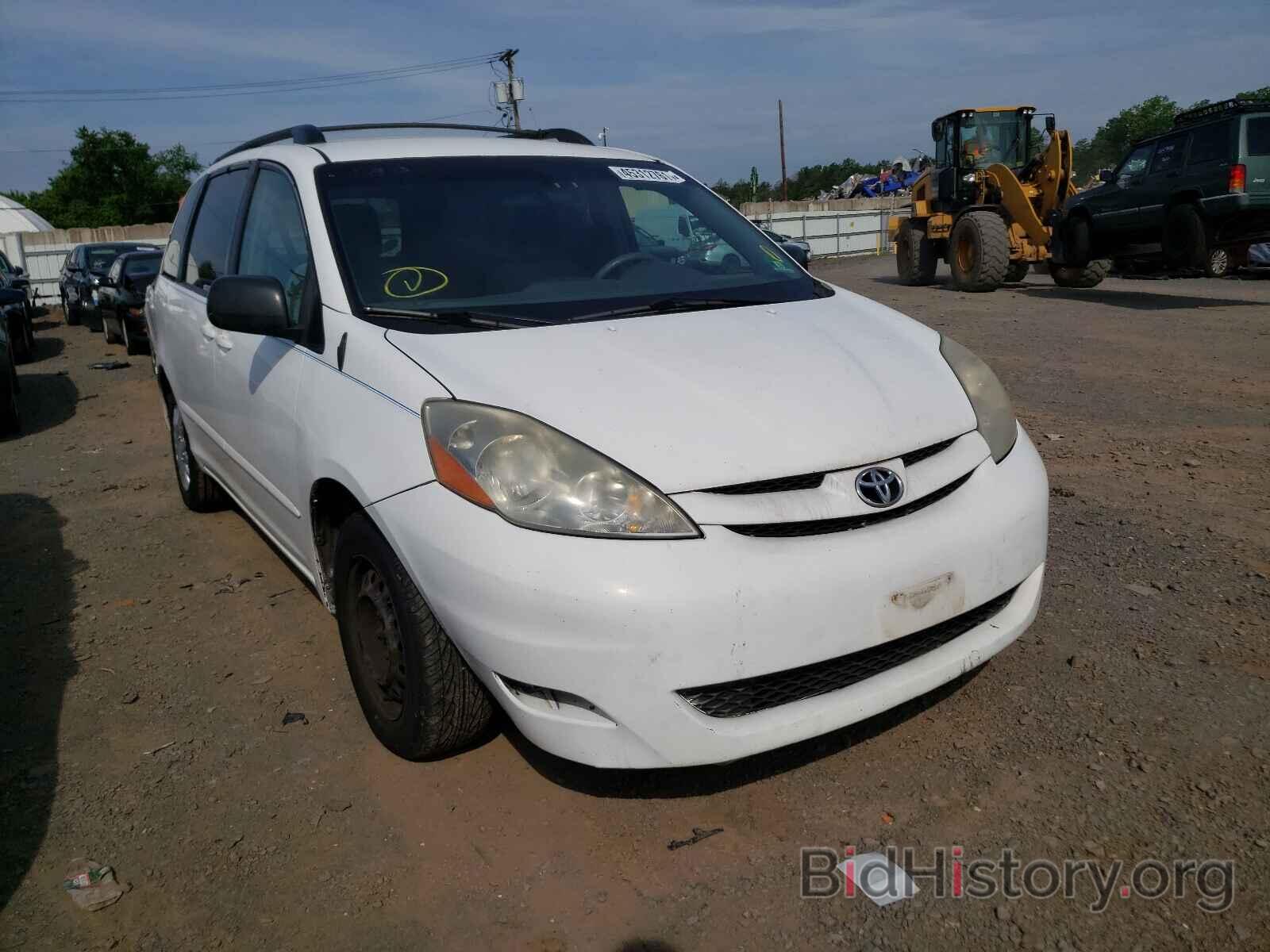 Фотография 5TDKK4CCXAS342666 - TOYOTA SIENNA 2010