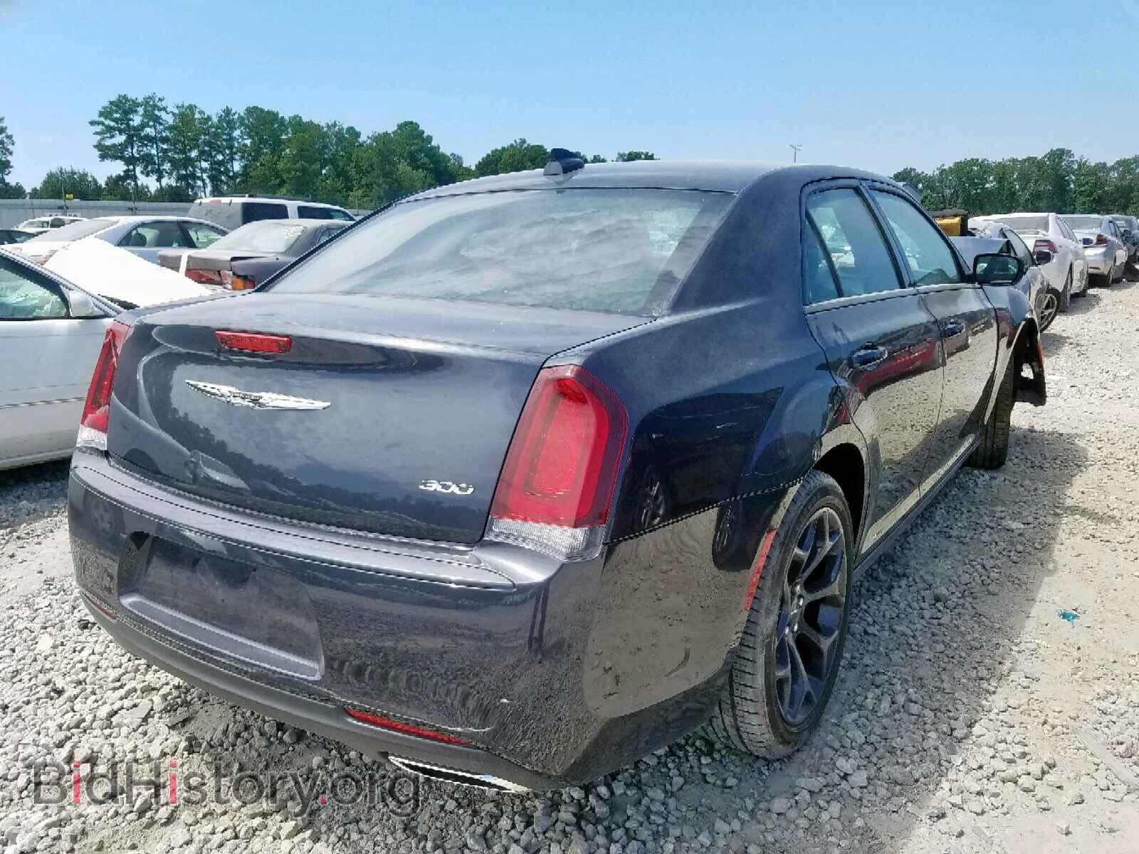 2019 CHRYSLER 300 - VIN: 2C3CCAAG7KH612222 - Фото 4