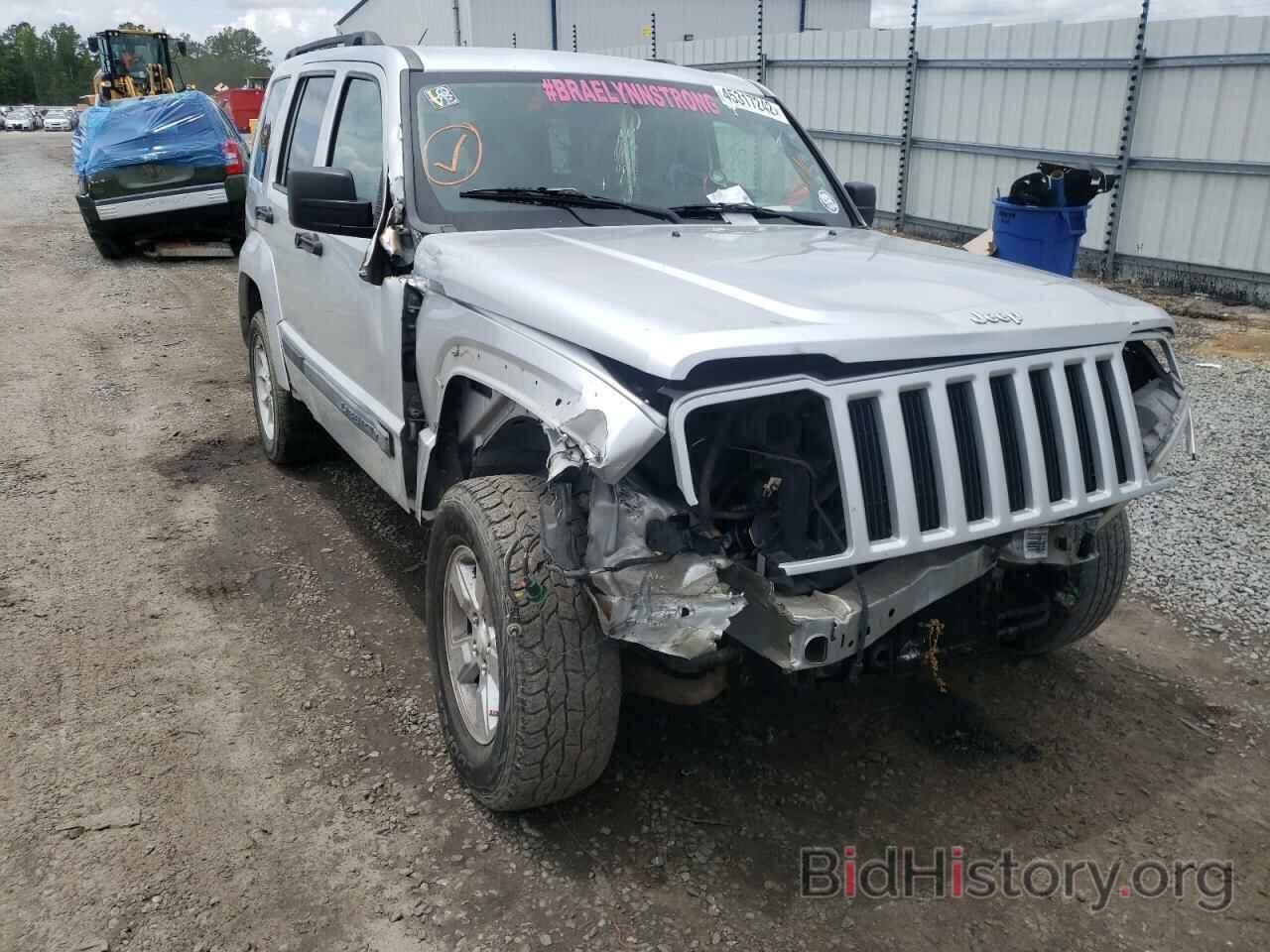 Photo 1J8GN28K29W512993 - JEEP LIBERTY 2009