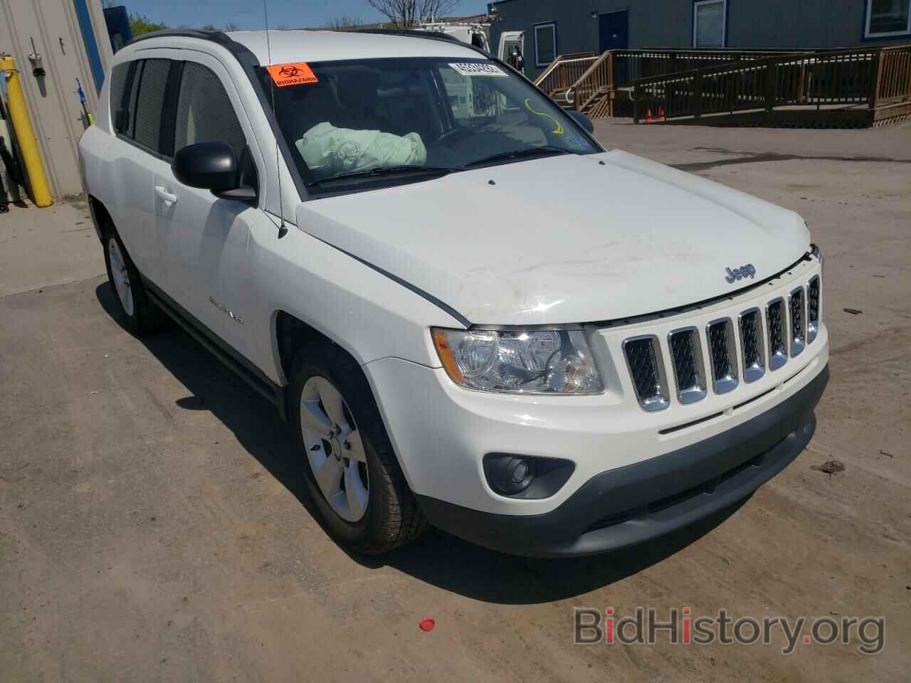 Photo 1J4NF1FB4BD180009 - JEEP COMPASS 2011