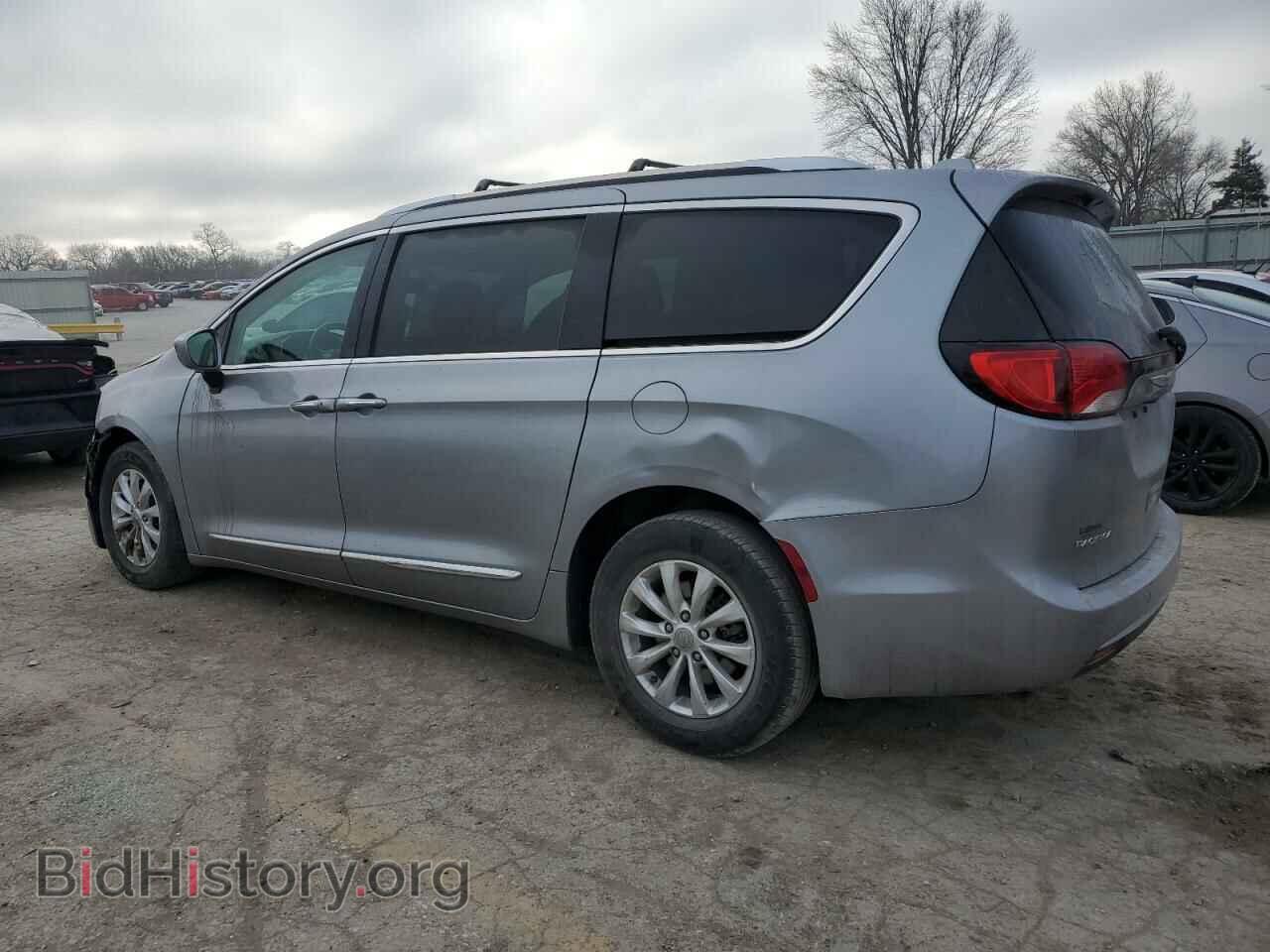 2019 CHRYSLER PACIFICA - VIN: 2C4RC1BG8KR626161 - Фото 2