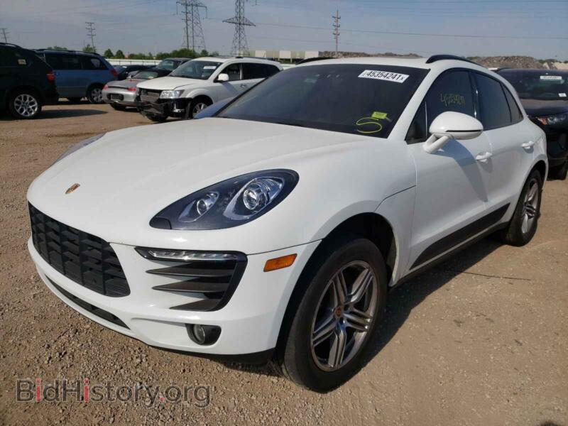 2017 Porsche MACAN (VIN WP1AA2A52HLB06773) — photo 2 of 10