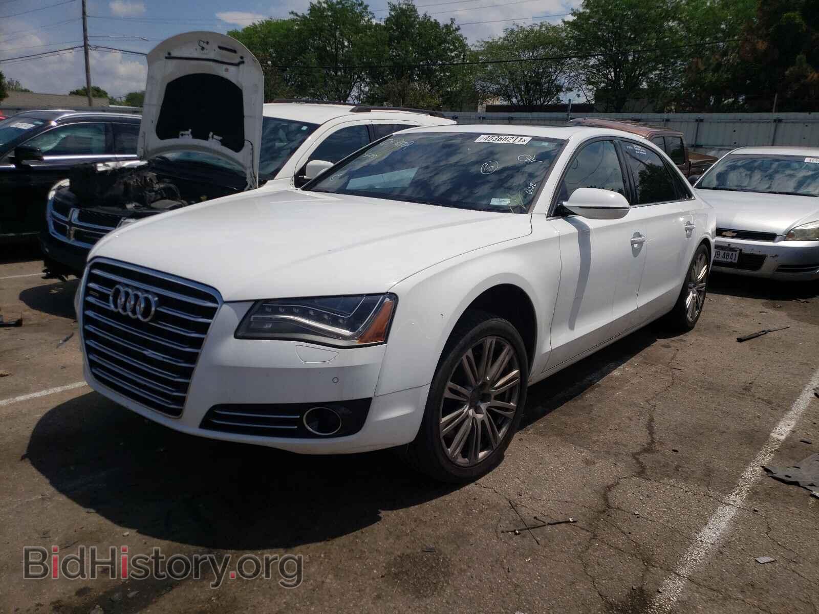 2011 AUDI A8 - VIN: WAURVAFD9BN025183 - Фото 2