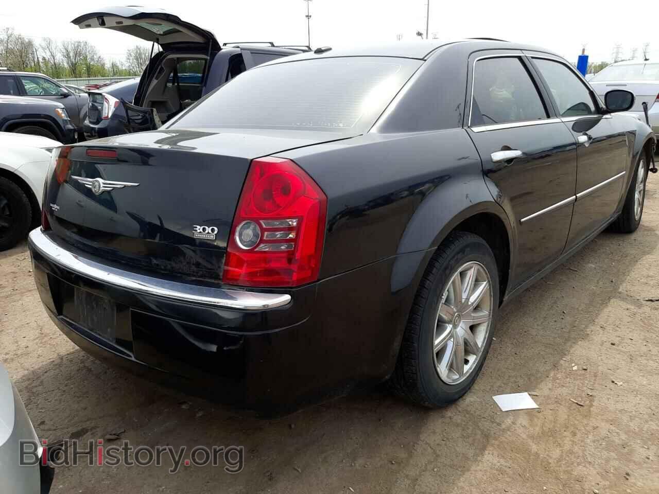 2010 CHRYSLER 300 - VIN: 2C3CA3CV6AH112483 - Фото 4