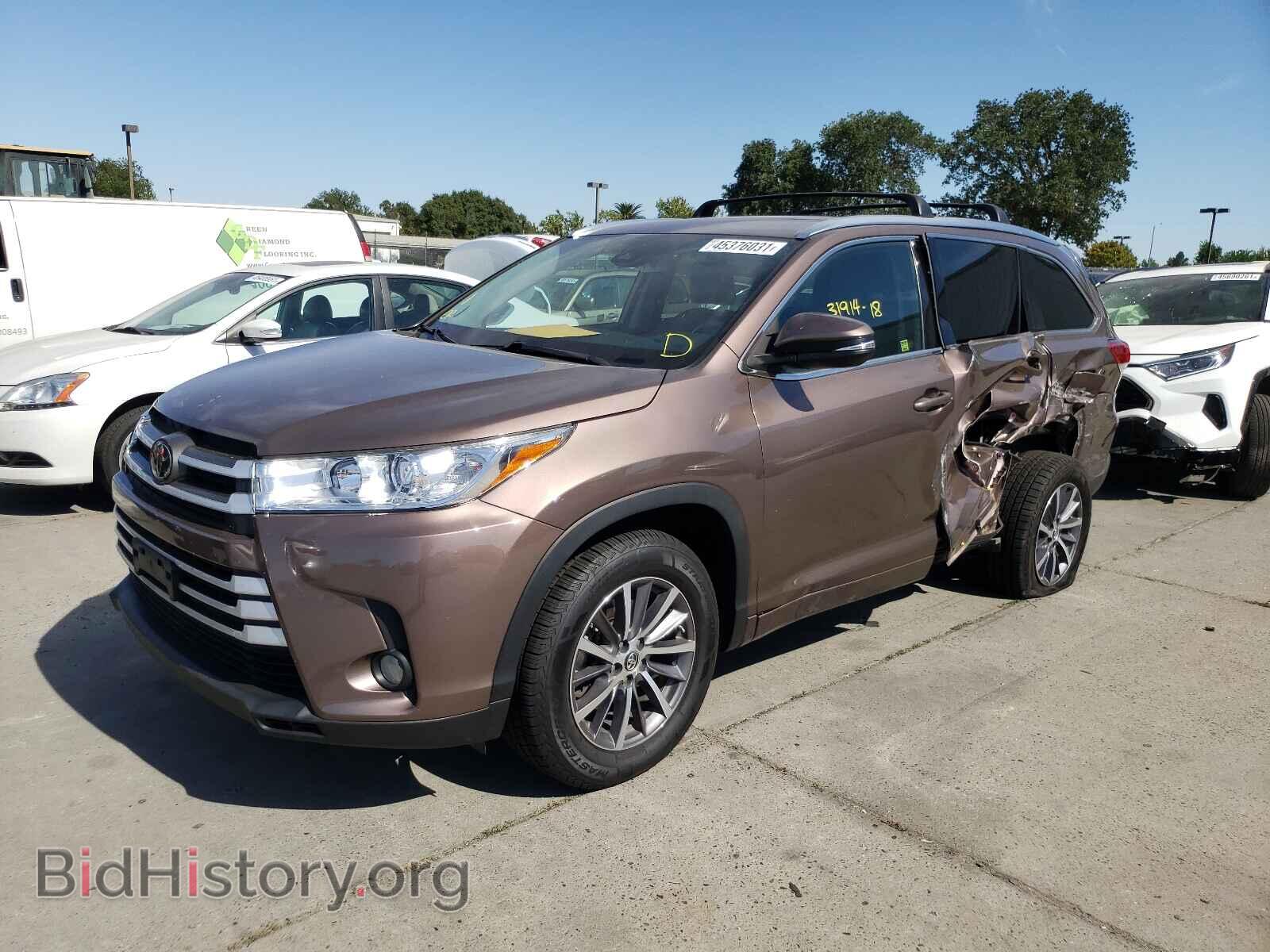 2018 TOYOTA HIGHLANDER - VIN: 5TDKZRFH9JS244521 - Фото 2