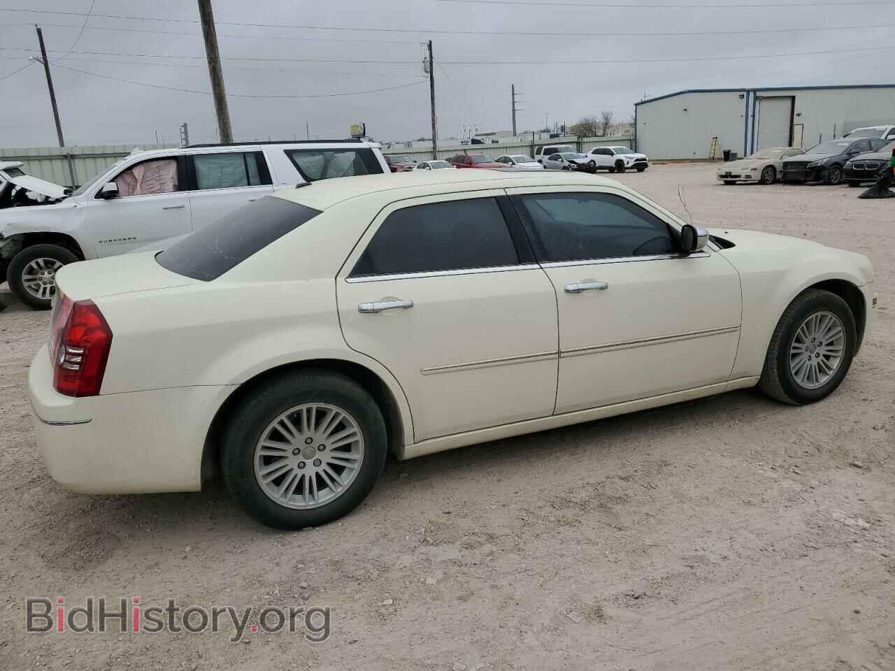 2010 CHRYSLER 300 - VIN: 2C3CA1CV3AH329039 - Фото 3