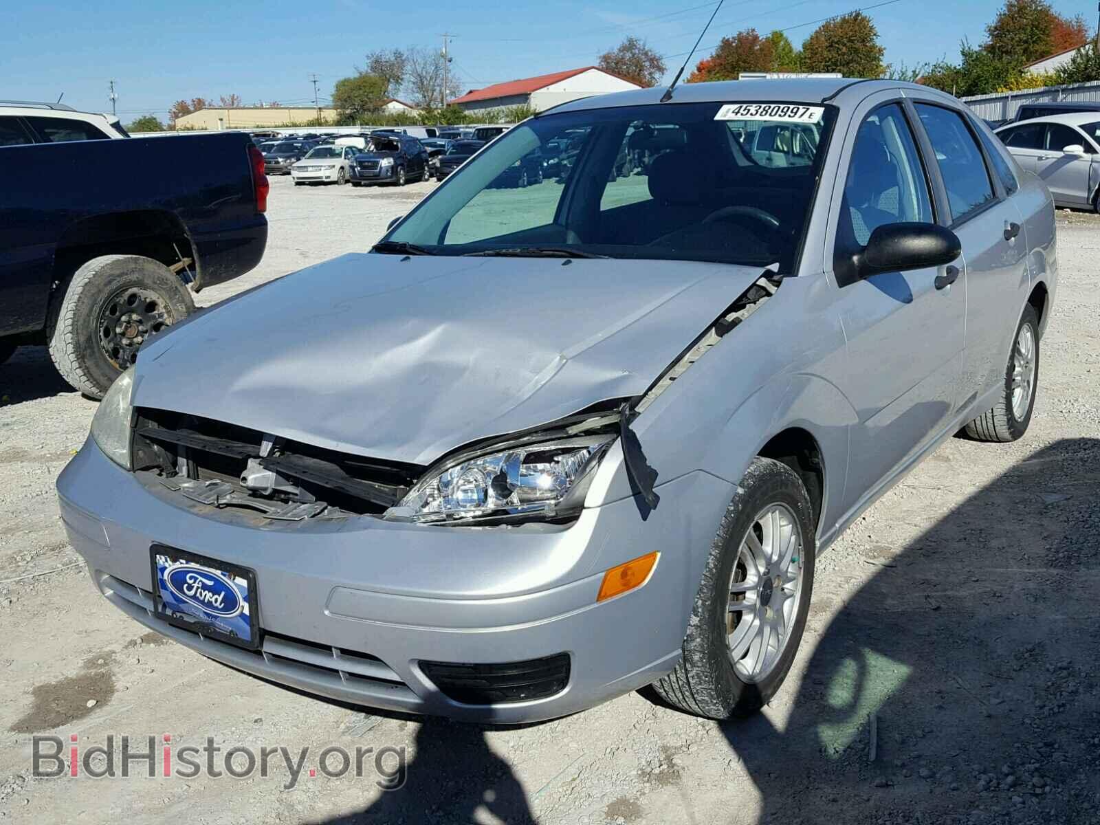 2007 FORD FOCUS - VIN: 1FAFP34N17W247702 - Photo 2