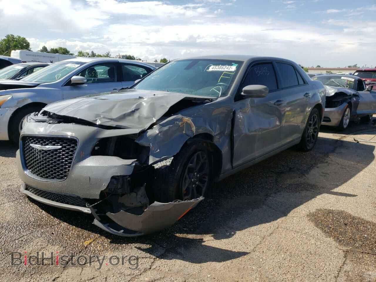 2019 CHRYSLER 300 - VIN: 2C3CCAGG9KH539667 - Фото 2