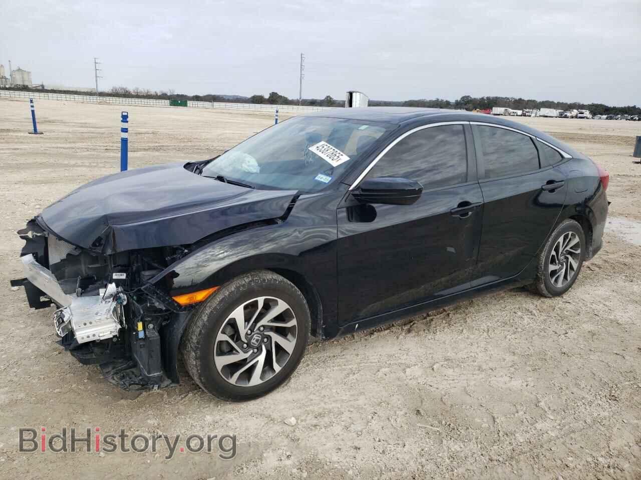 Photo 19XFC2F72JE000687 - HONDA CIVIC 2018