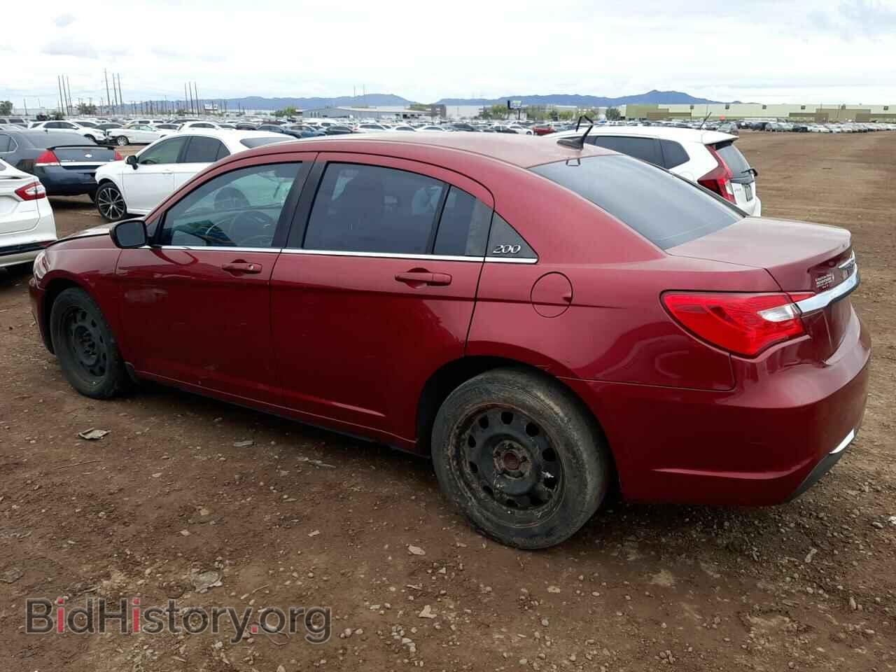 2013 CHRYSLER 200 - VIN: 1C3CCBAB1DN658391 - Фото 2