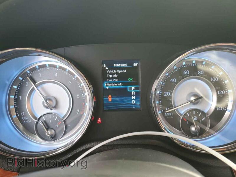 2014 Chrysler 300 (VIN 2C3CCAAG2EH214226) — photo 9 of 12