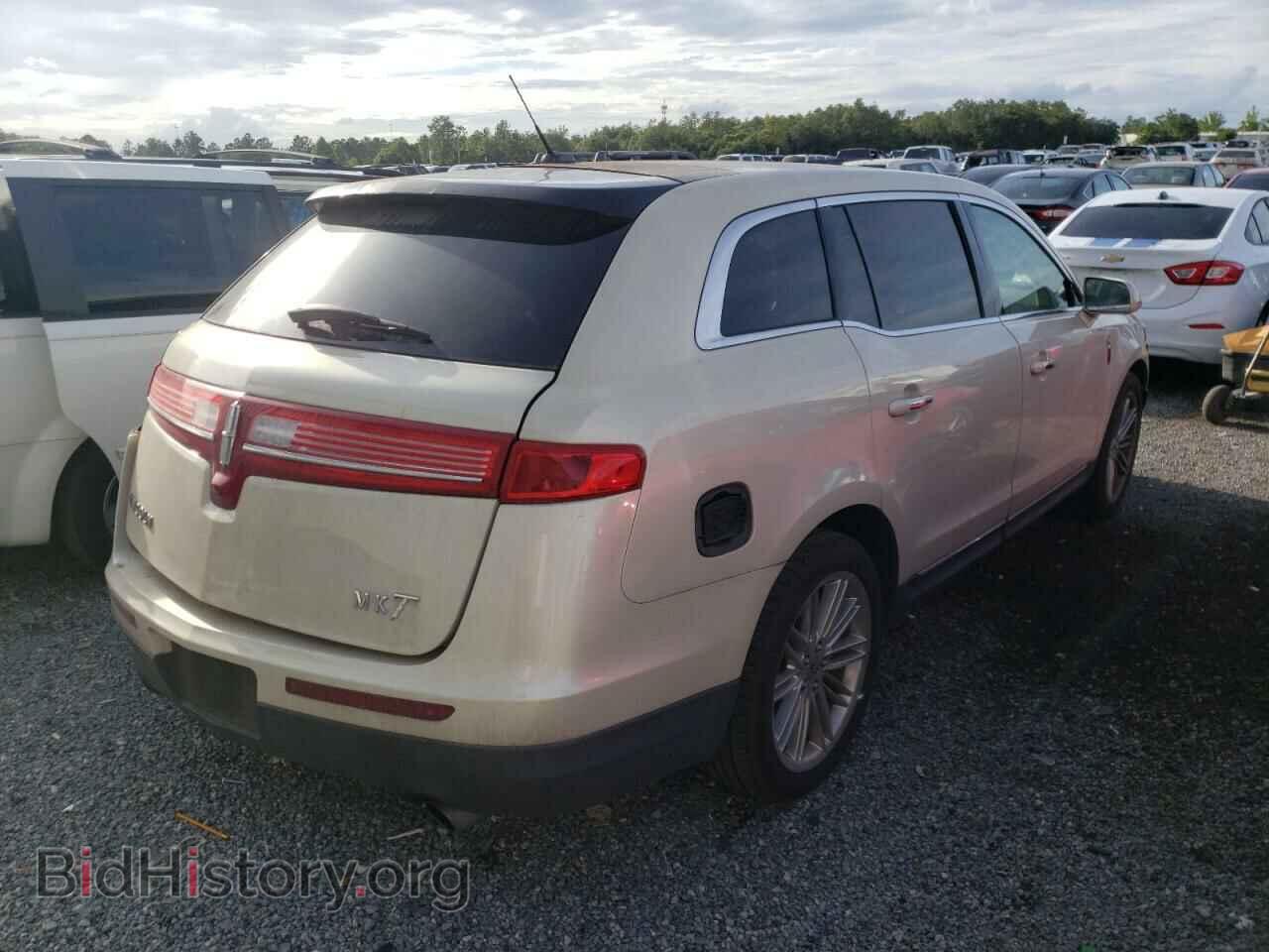 2014 LINCOLN MKT - VIN: 2LMHJ5AT7EBL58353 - Фото 4