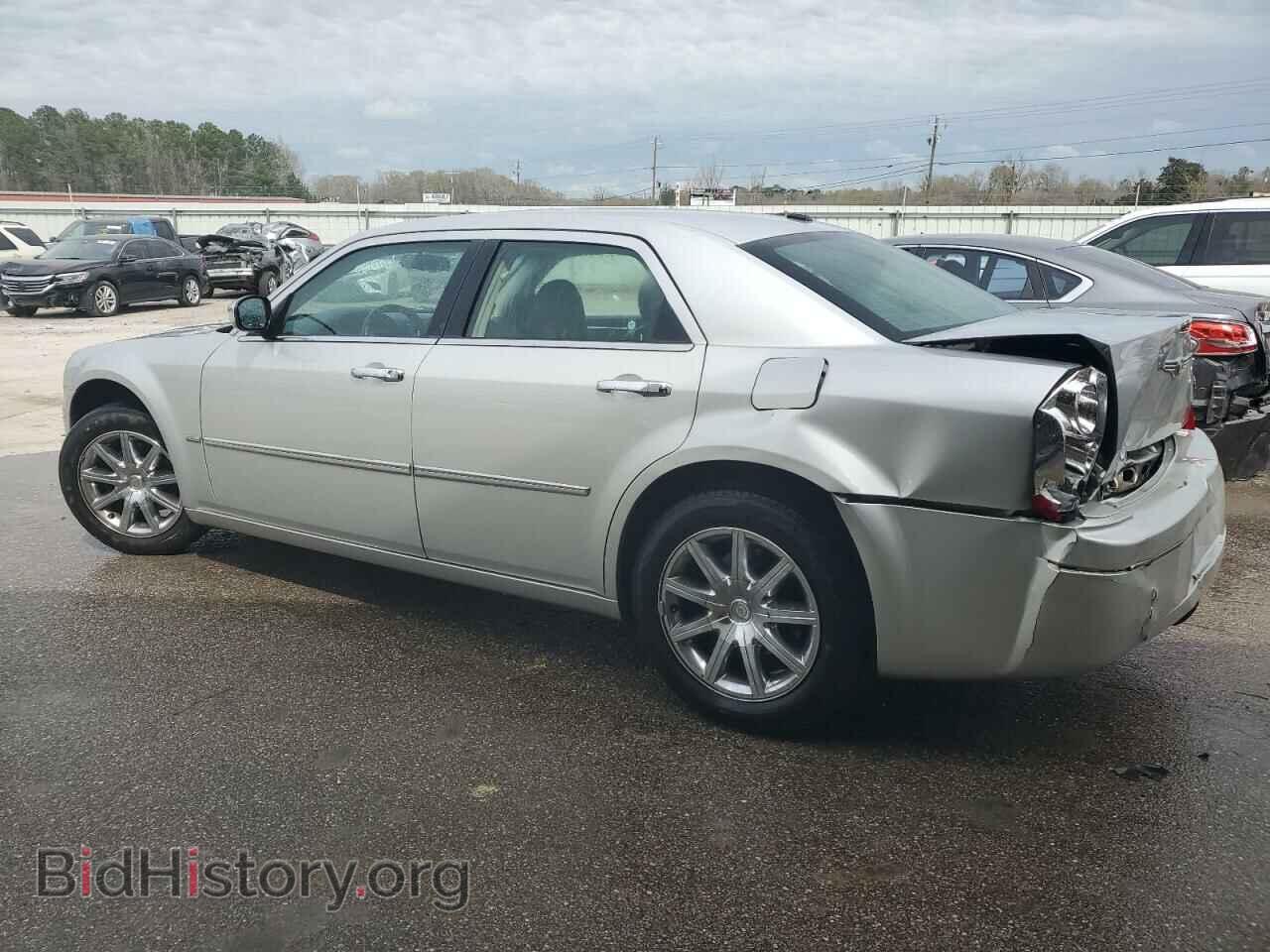 2010 CHRYSLER 300 - VIN: 2C3CA5CV4AH211203 - Фото 2