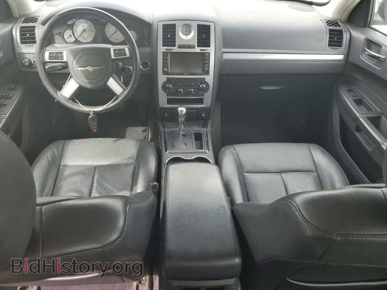 2010 CHRYSLER 300 - VIN: 2C3CA5CV4AH211203 - Фото 8