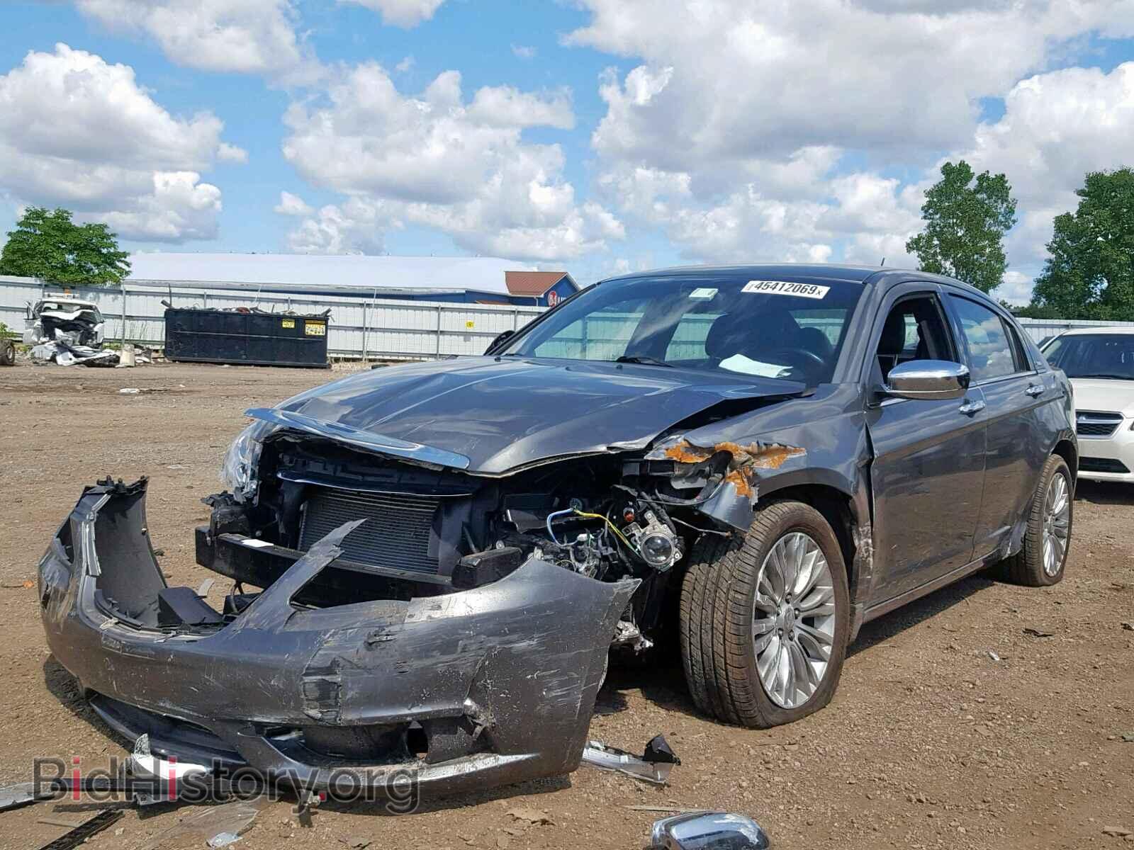 2011 CHRYSLER 200 - VIN: 1C3BC2FB7BN599476 - Фото 2