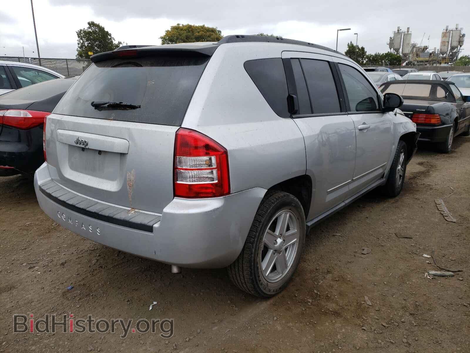 2010 JEEP COMPASS - VIN: 1J4NT4FB2AD585360 - Фото 4