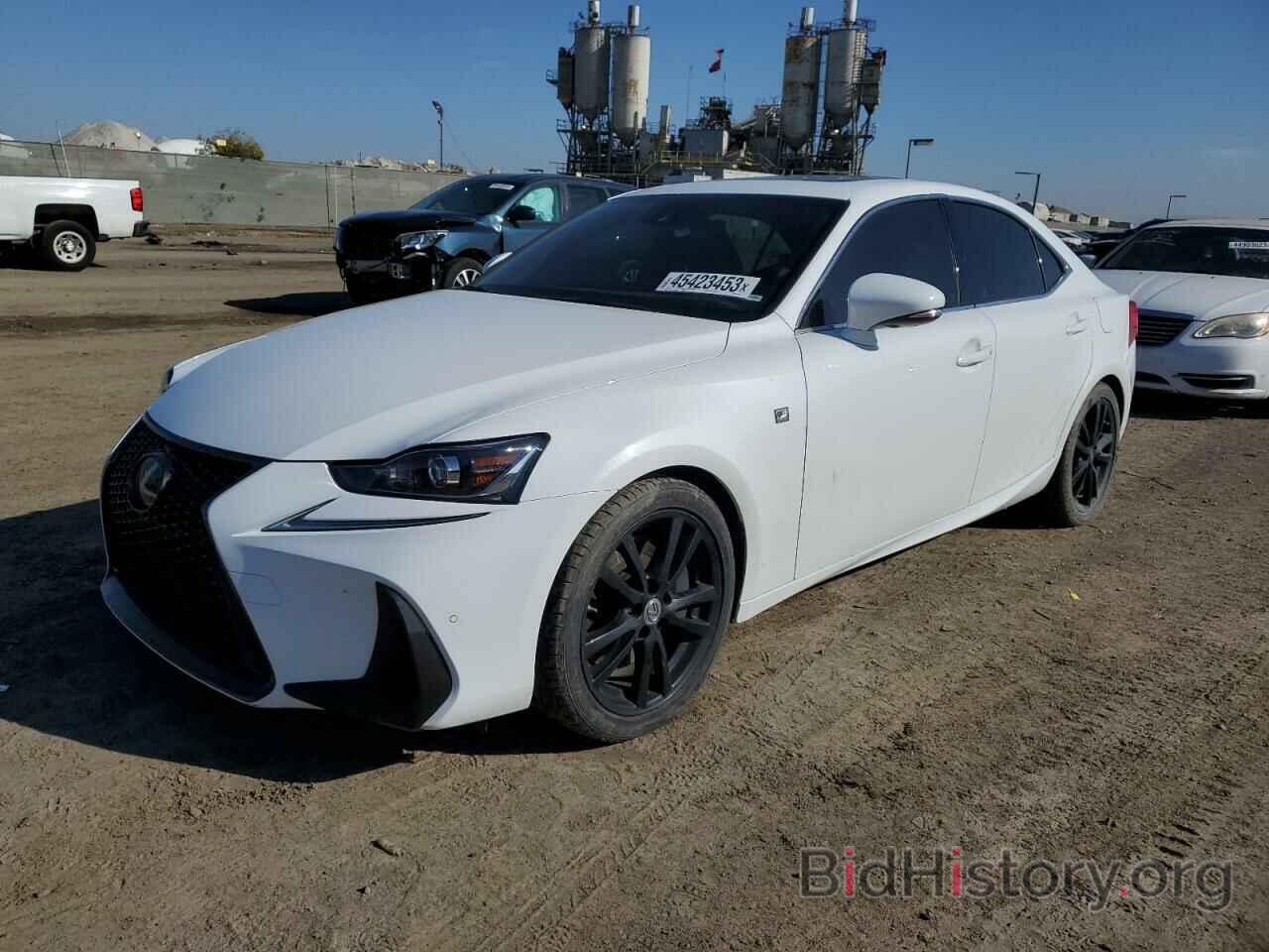 Photo JTHBA1D23J5064169 - LEXUS IS 2018