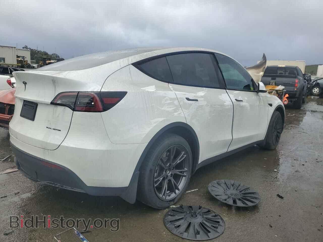 2024 TESLA MODEL Y - VIN: 7SAYGDEE8RF184292 - Photo 3