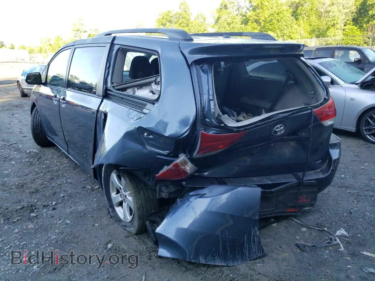 2013 TOYOTA SIENNA - VIN: 5TDKK3DC8DS357132 - Фото 3
