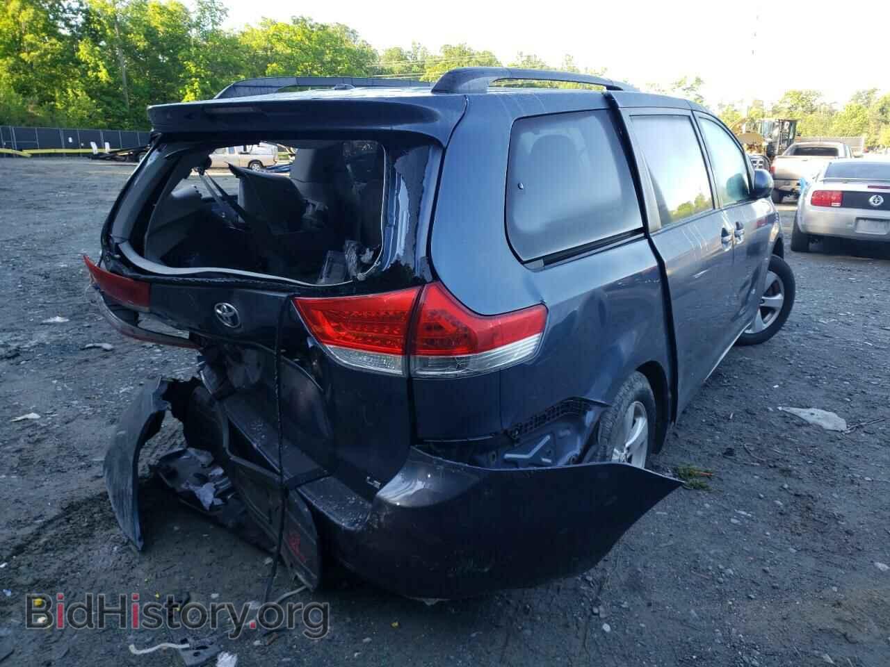 2013 TOYOTA SIENNA - VIN: 5TDKK3DC8DS357132 - Фото 4