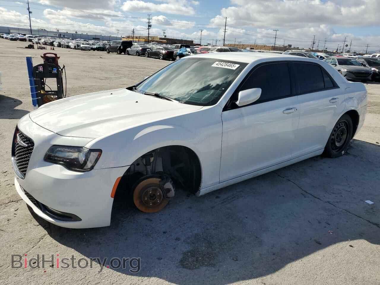 Фотография 2C3CCABG4KH555461 - CHRYSLER 300 2019