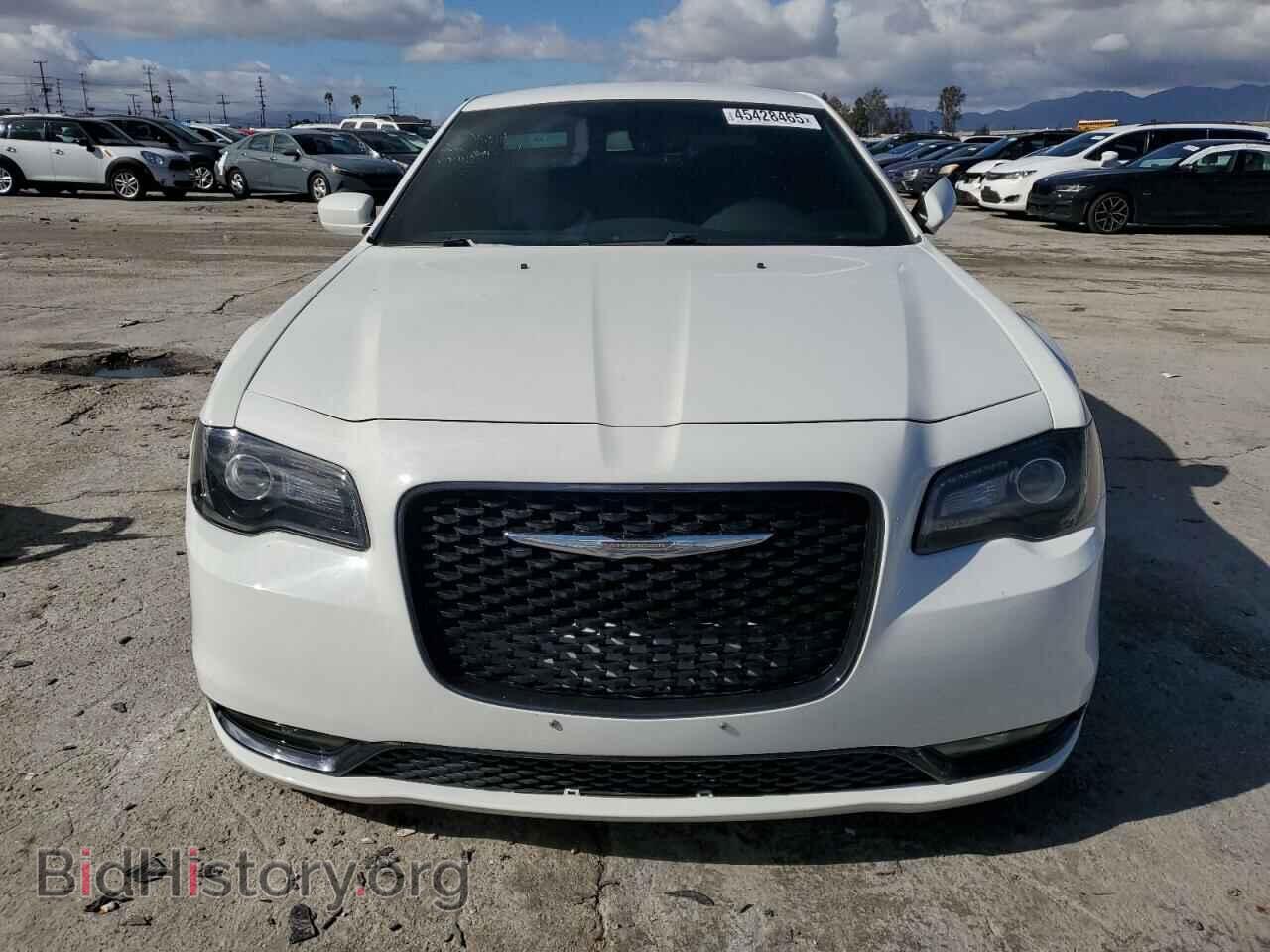 2019 CHRYSLER 300 - VIN: 2C3CCABG4KH555461 - Фото 5