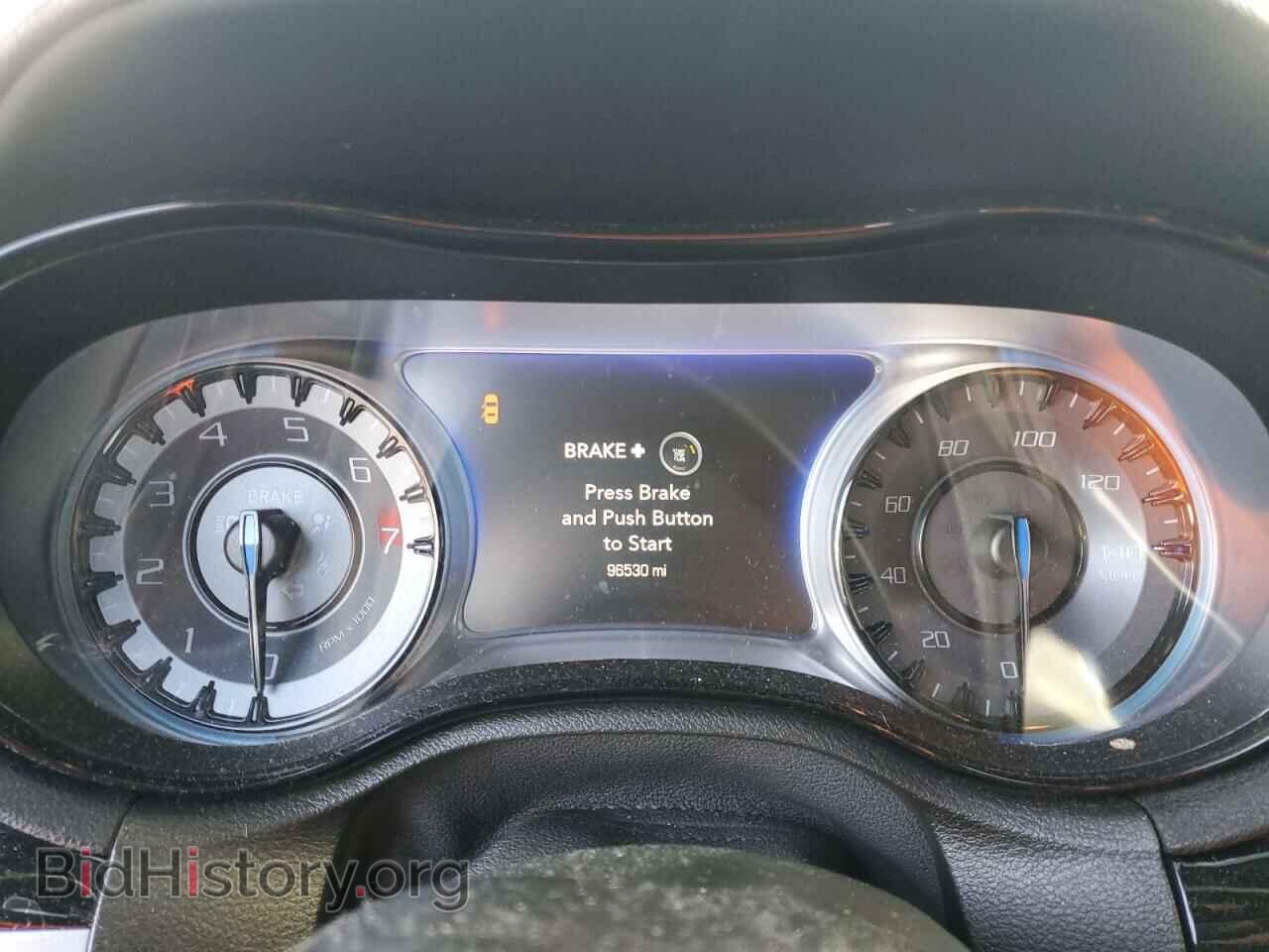 2019 CHRYSLER 300 - VIN: 2C3CCABG4KH555461 - Фото 9