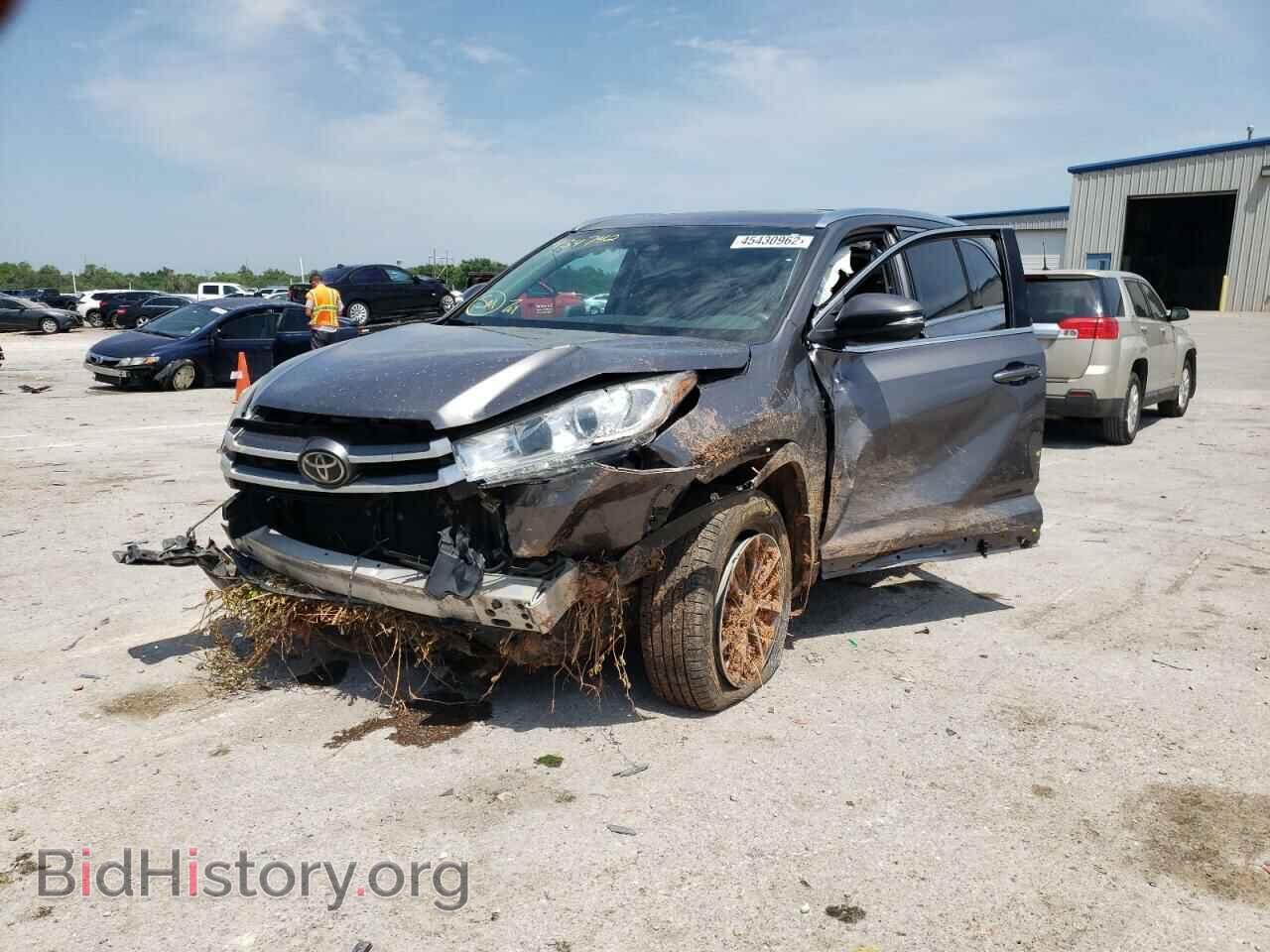 2017 TOYOTA HIGHLANDER - VIN: 5TDJZRFH3HS434742 - Фото 9