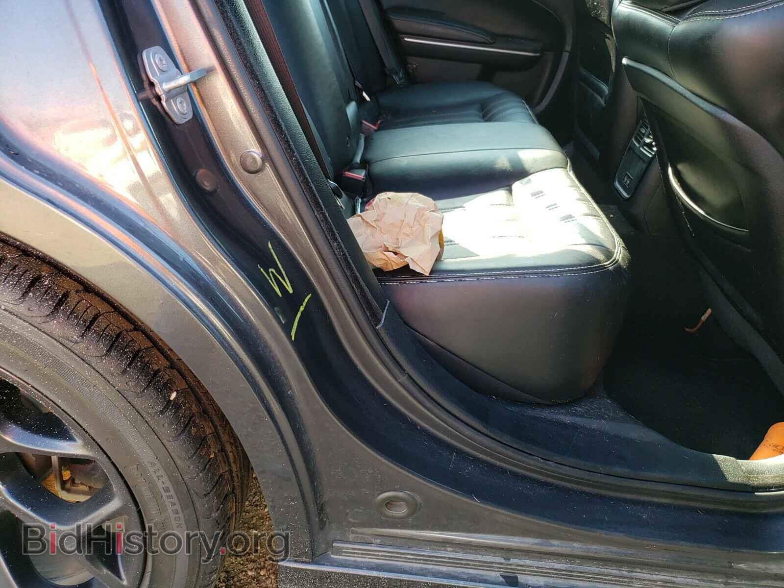 2019 CHRYSLER 300 - VIN: 2C3CCABG3KH689295 - Фото 9