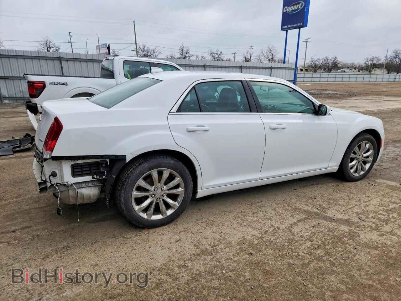 2016 CHRYSLER 300 - VIN: 2C3CCARG3GH182524 - Фото 3