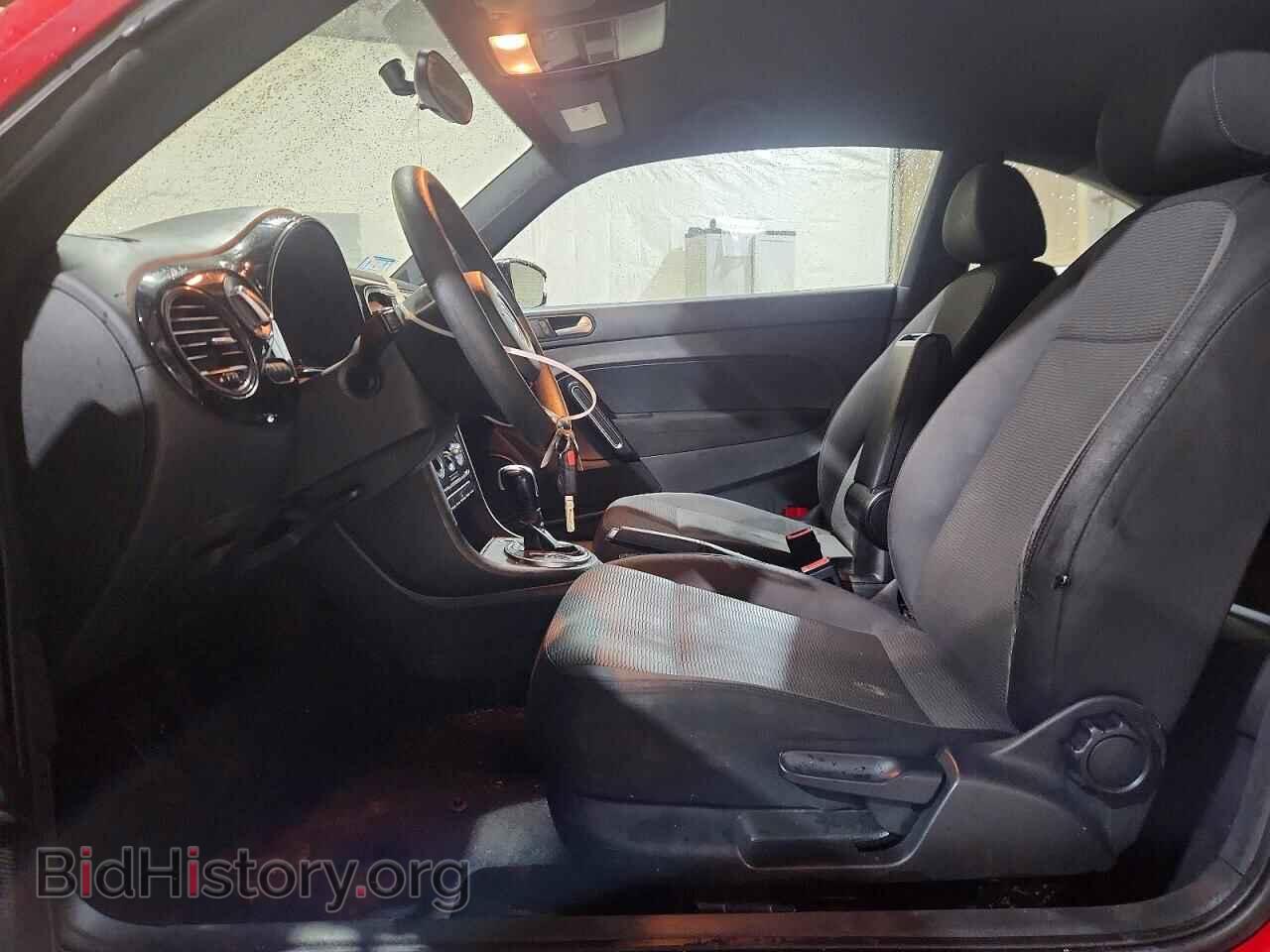 2014 VOLKSWAGEN BEETLE - VIN: 3VWFP7ATXEM626499 - Фото 7