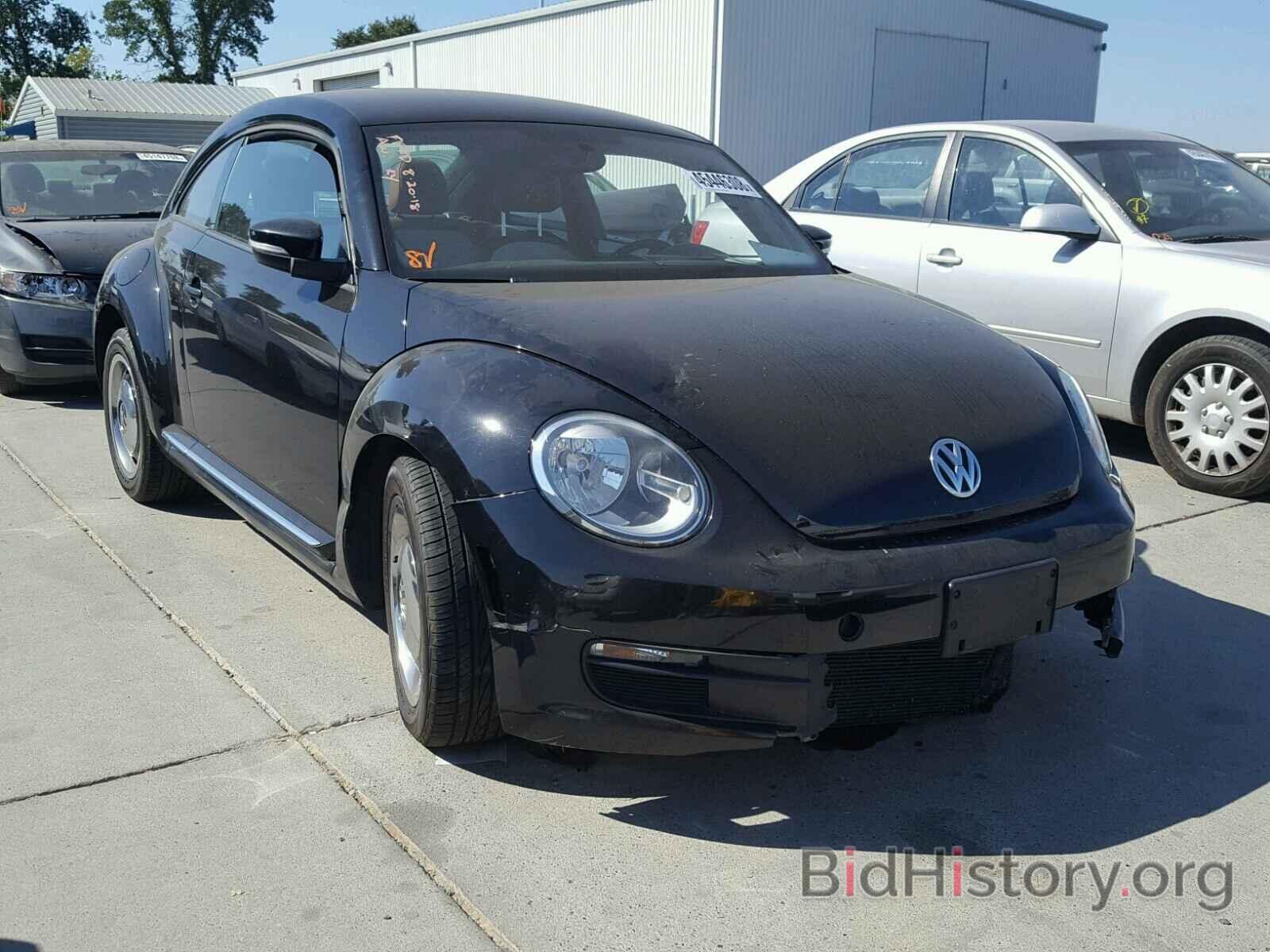 Photo 3VWF17AT3FM611099 - VOLKSWAGEN BEETLE 2015