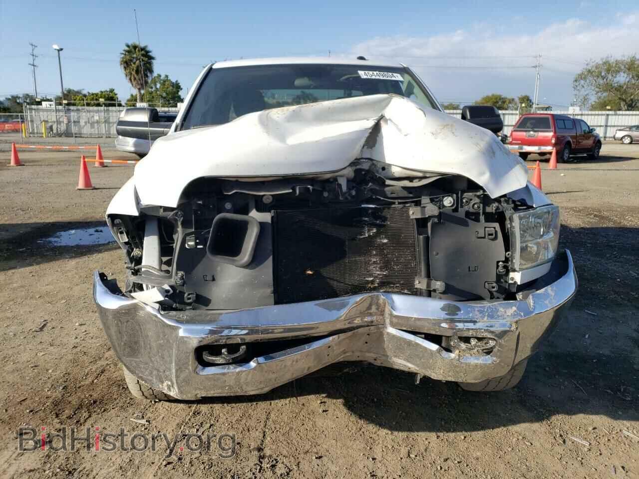 2018 RAM All Models - VIN: 3C6UR4HL9JG120705 - Photo 5