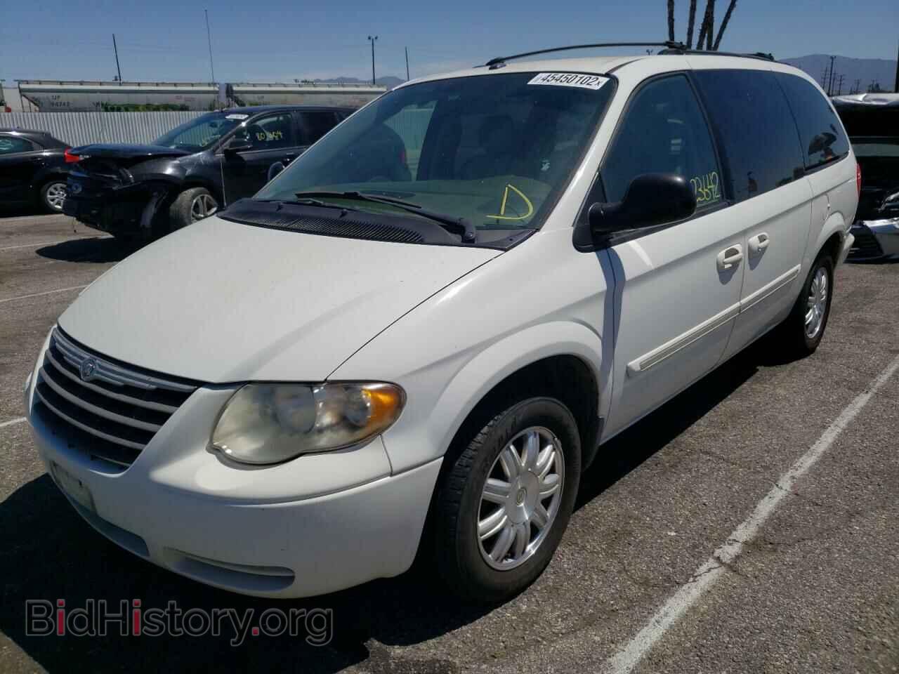 2006 CHRYSLER MINIVAN - VIN: 2A8GP54L86R823309 - Фото 2