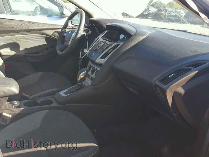 2012 Ford FOCUS (VIN 1FAHP3F27CL333023) — фото 5 из 10