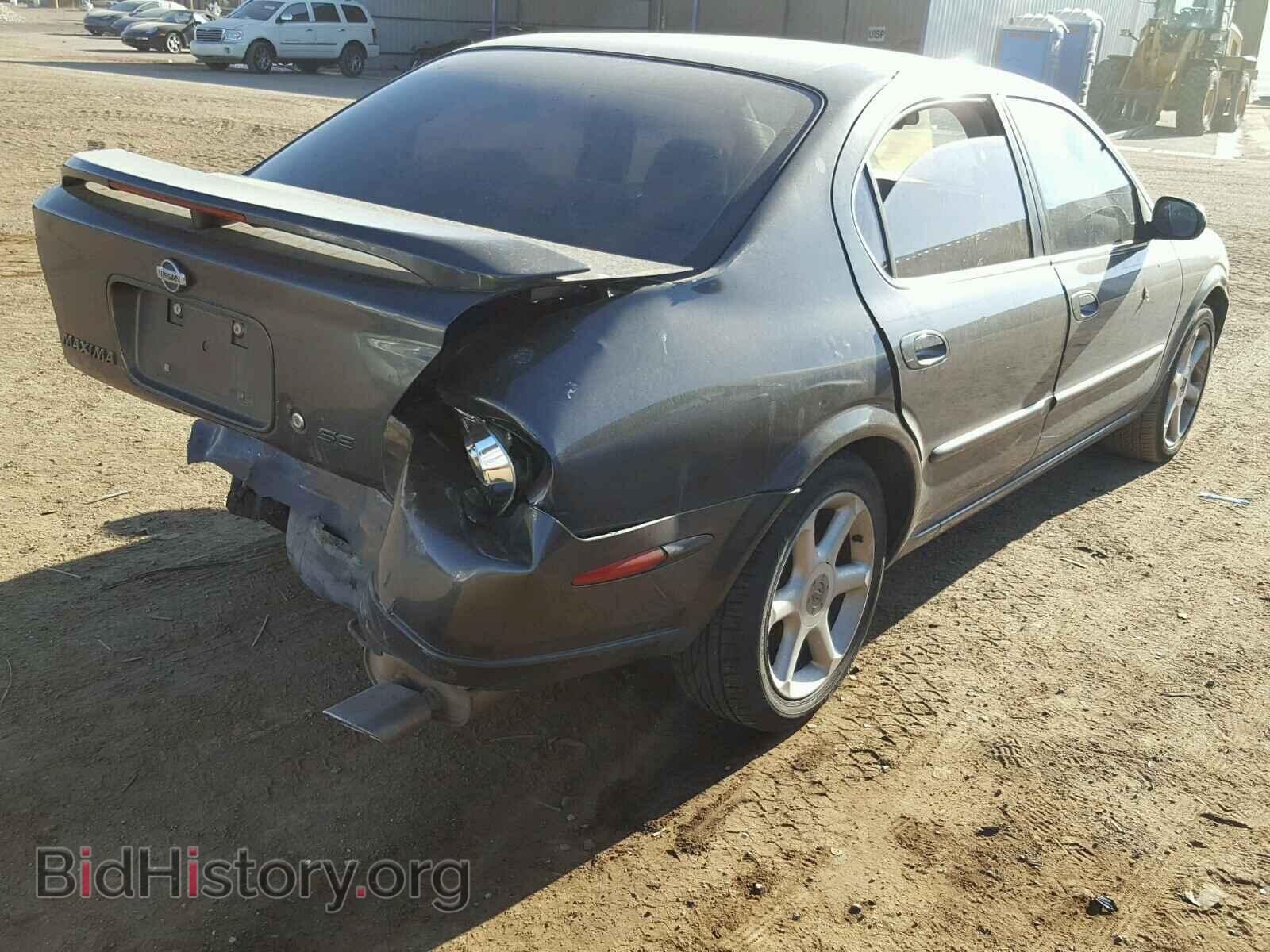 2000 NISSAN MAXIMA - VIN: JN1CA31D2YT523045 - Photo 4