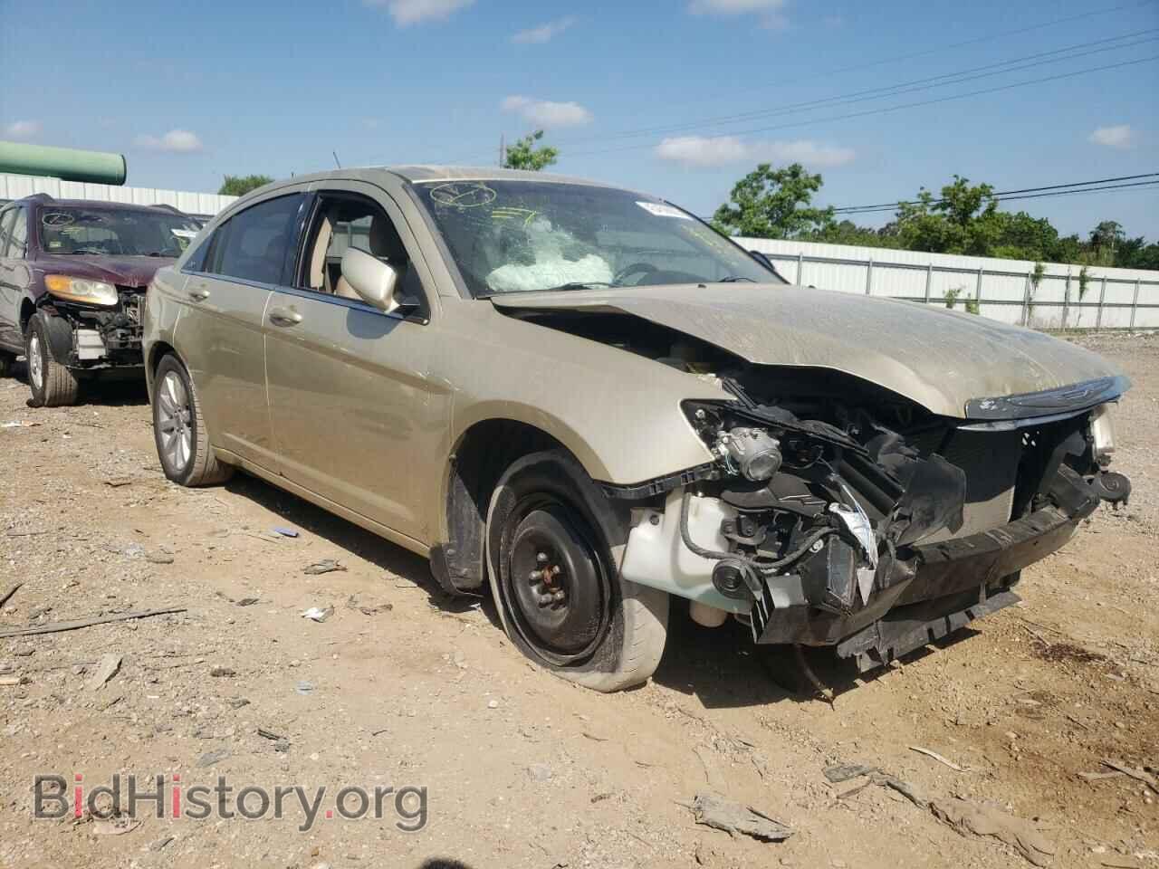 Photo 1C3BC1FB1BN531233 - CHRYSLER 200 2011