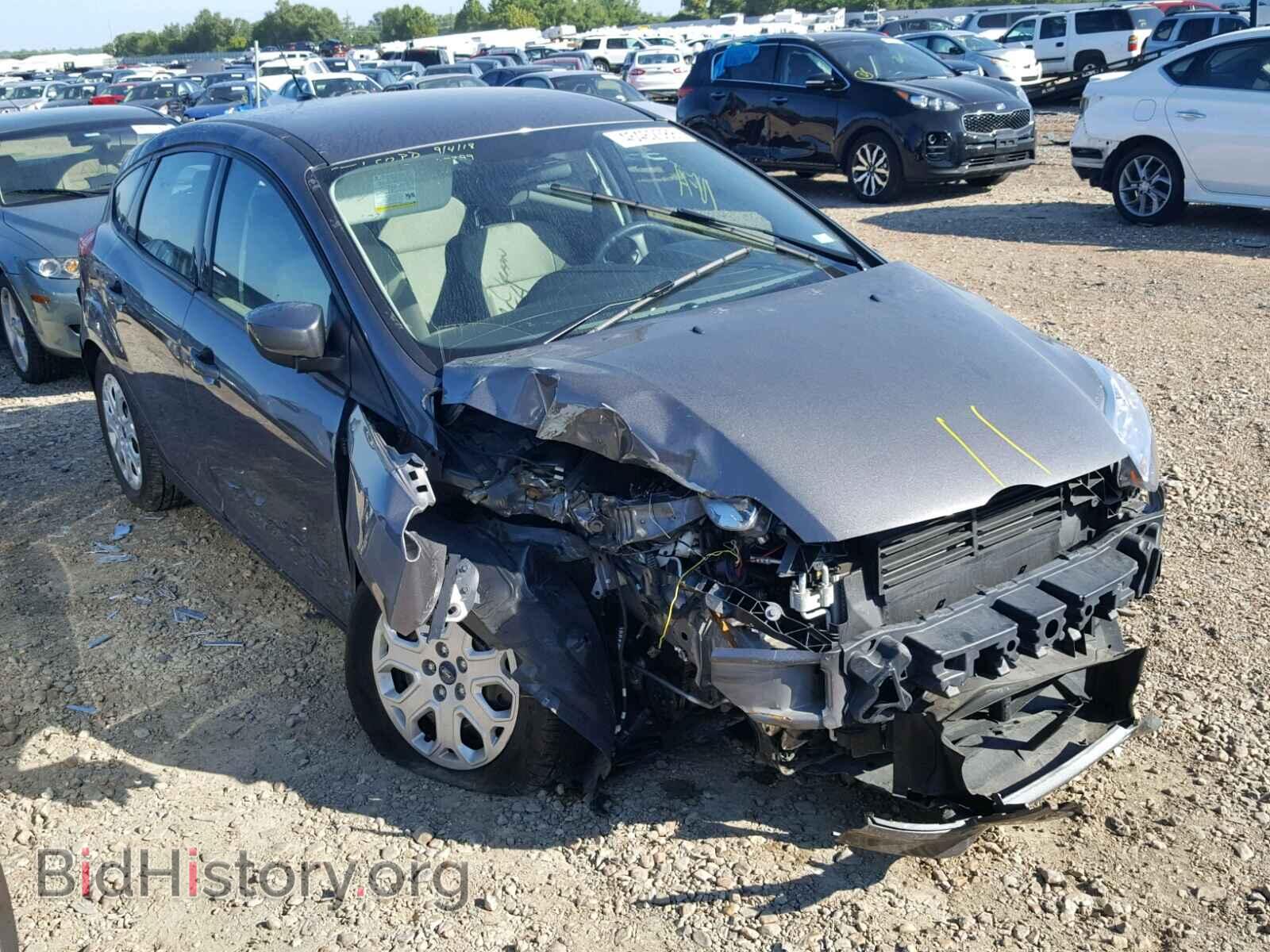 2012 Ford FOCUS Focus SE (VIN 1FAHP3K29CL250375) — фото 1 из 10, Copart, повреждение: передняя часть