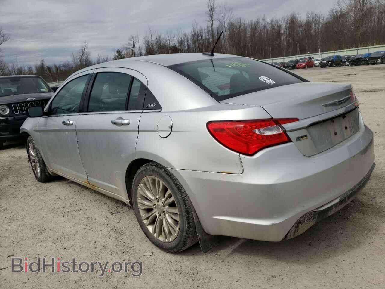 2012 CHRYSLER 200 - VIN: 1C3CCBCG8CN113232 - Фото 2