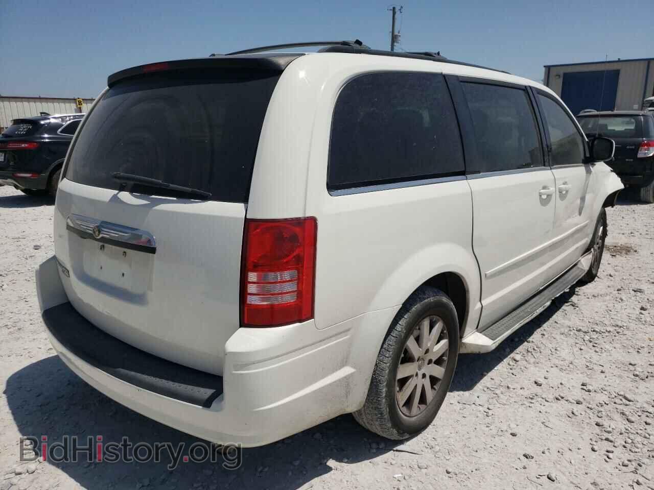 2008 CHRYSLER MINIVAN - VIN: 2A8HR54P68R657330 - Фото 4